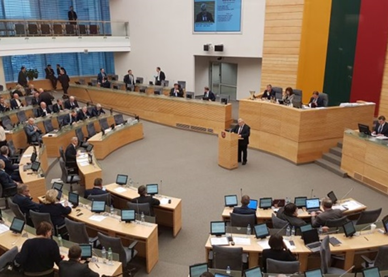 Литва скасувала дозвіл на постійне проживання в країні 135 росіянам ...