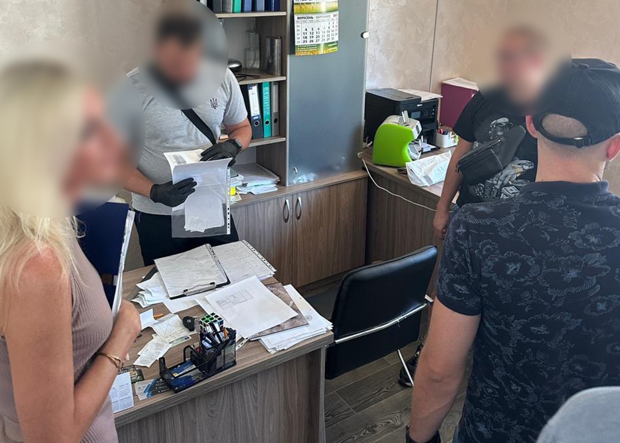 2 800 долларов в дирхамах