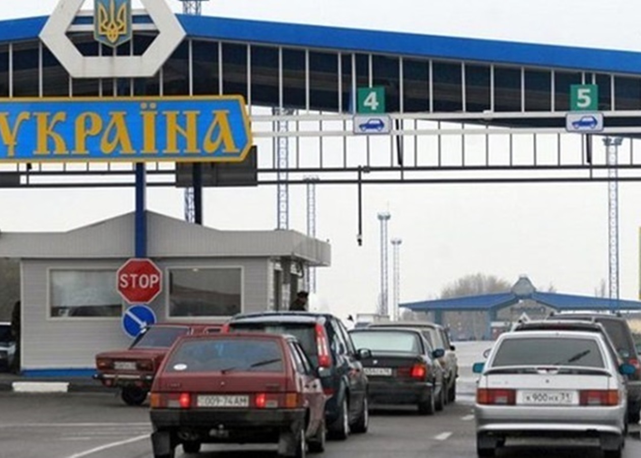 Працівників ПП Краківець підозрюють у допомозі ухилянтам - Korrespondent.net