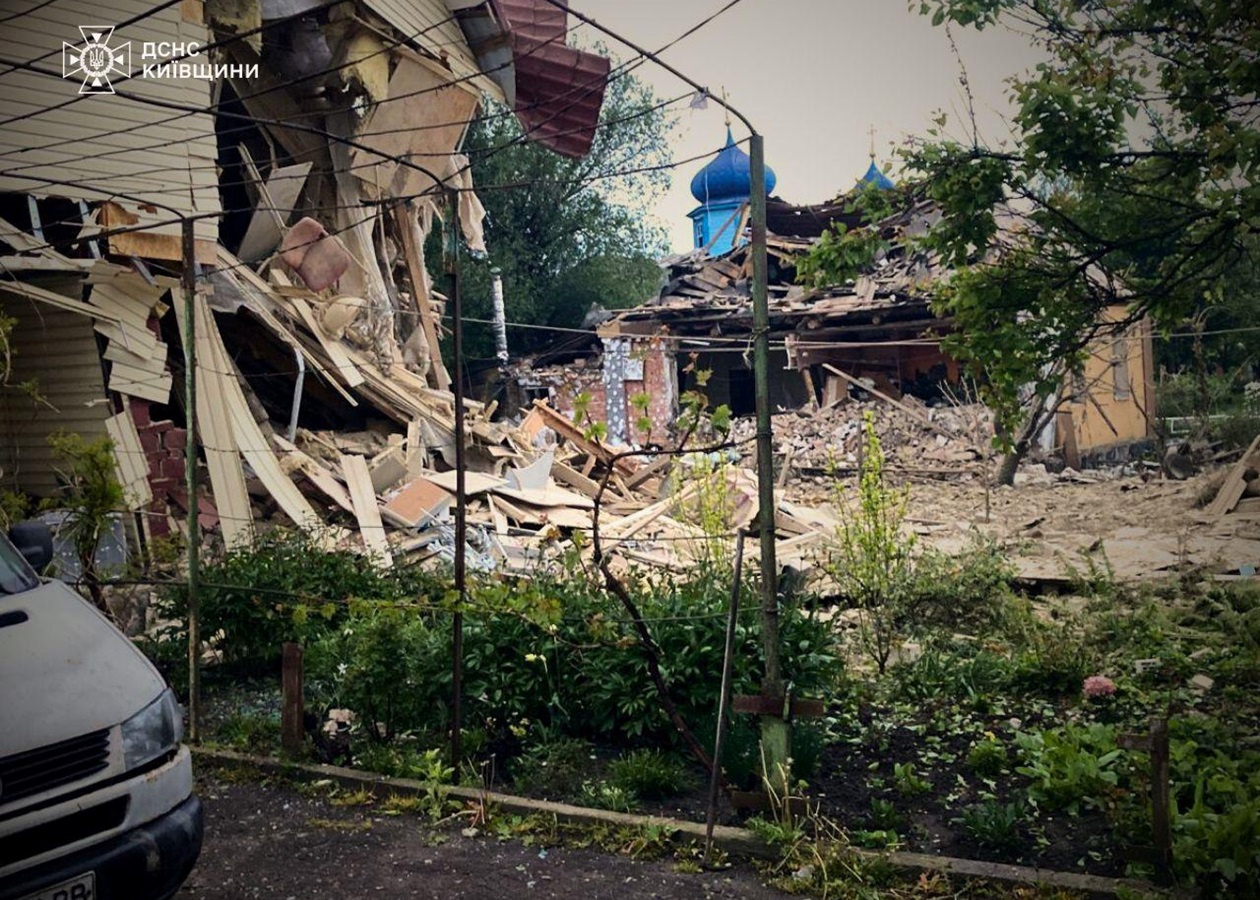 З явилися кадри наслідків атаки дронів на Київщину