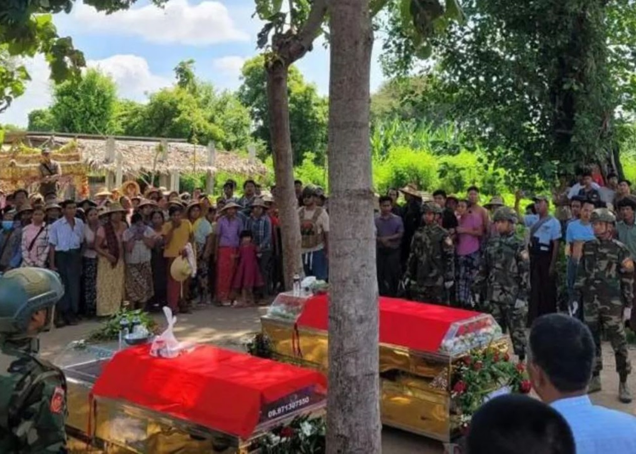 У М'янмі на антиурядовий протест скинули дві бомби: багато жертв