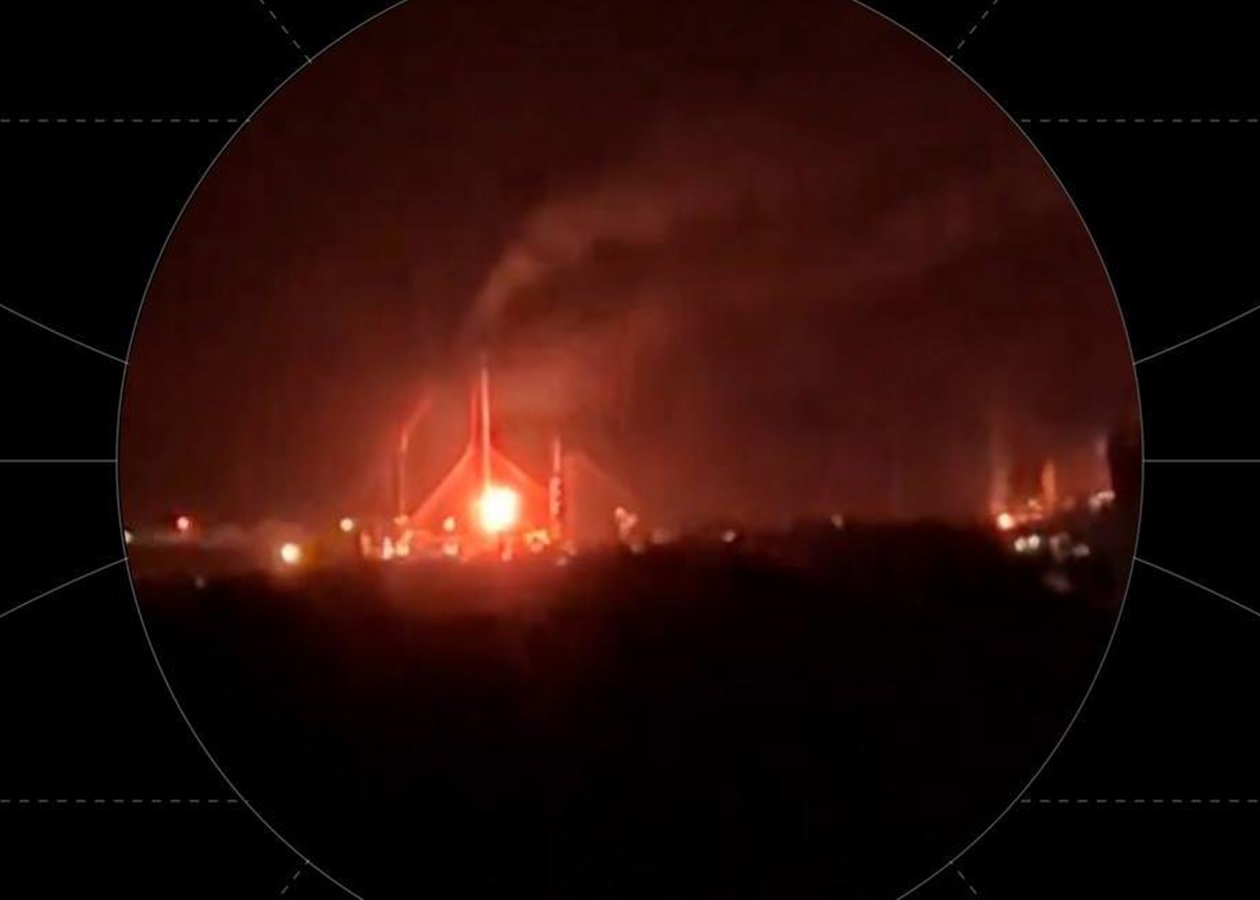 Ukraine Targets Russian Oil Refinery in Bold Nighttime Strike