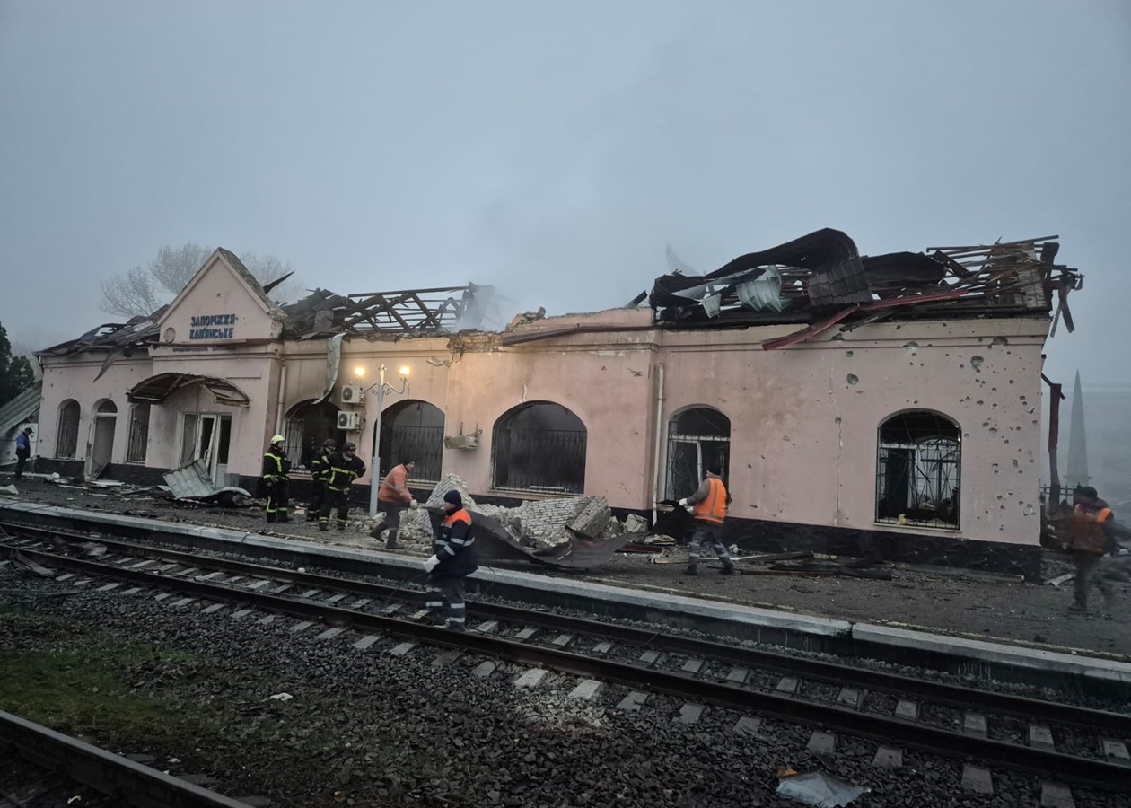 Укрзалізниця ввела обмеження для потягів після обстрілів