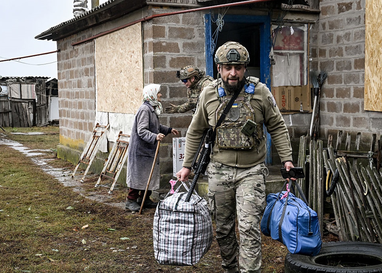 Оголошено обов’язкову евакуацію дітей на Дніпропетровщині та Запоріжжі