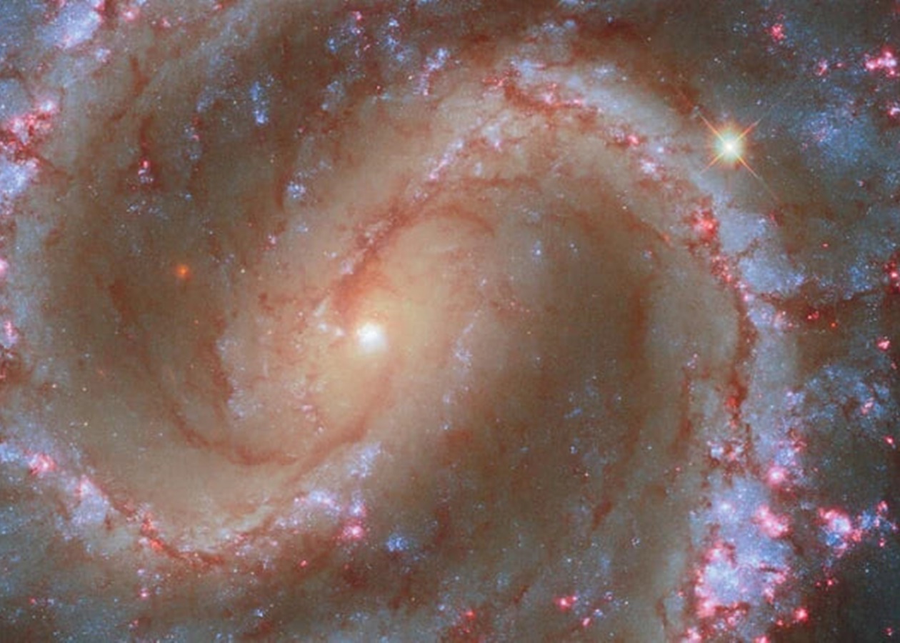 Хаббл показав таємничу спіральну галактику NGC 4535