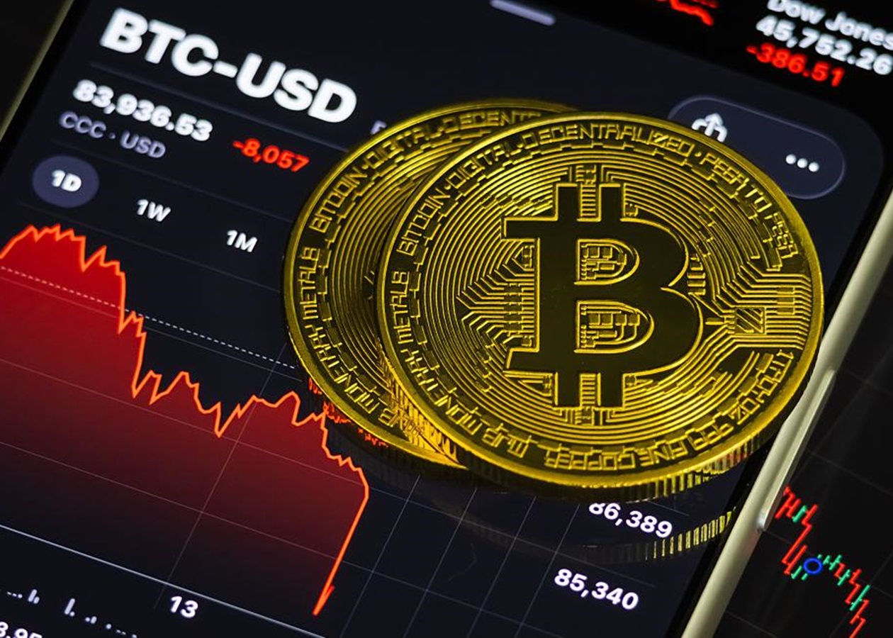 Біткоїн має найгірші місячні показники з 2022 року