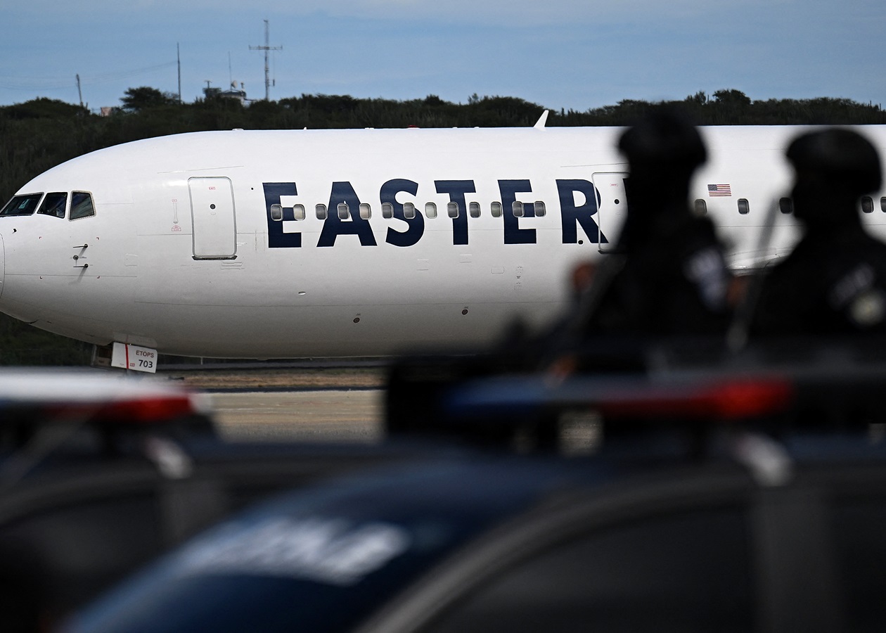 У Венесуелі відреагували на заяву Трампа про закриття неба