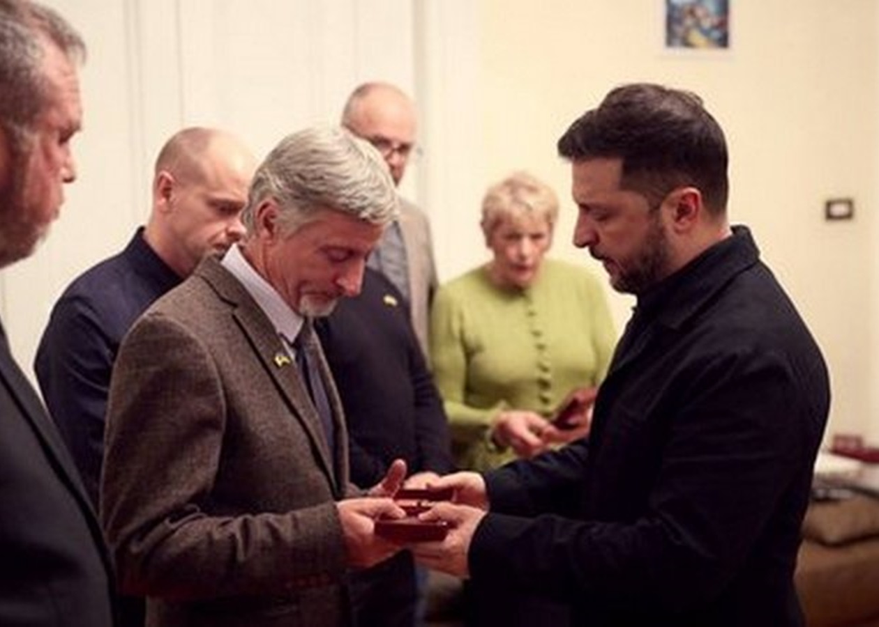 Зеленський вручив нагороди сім’ям загиблих ірландських добровольців