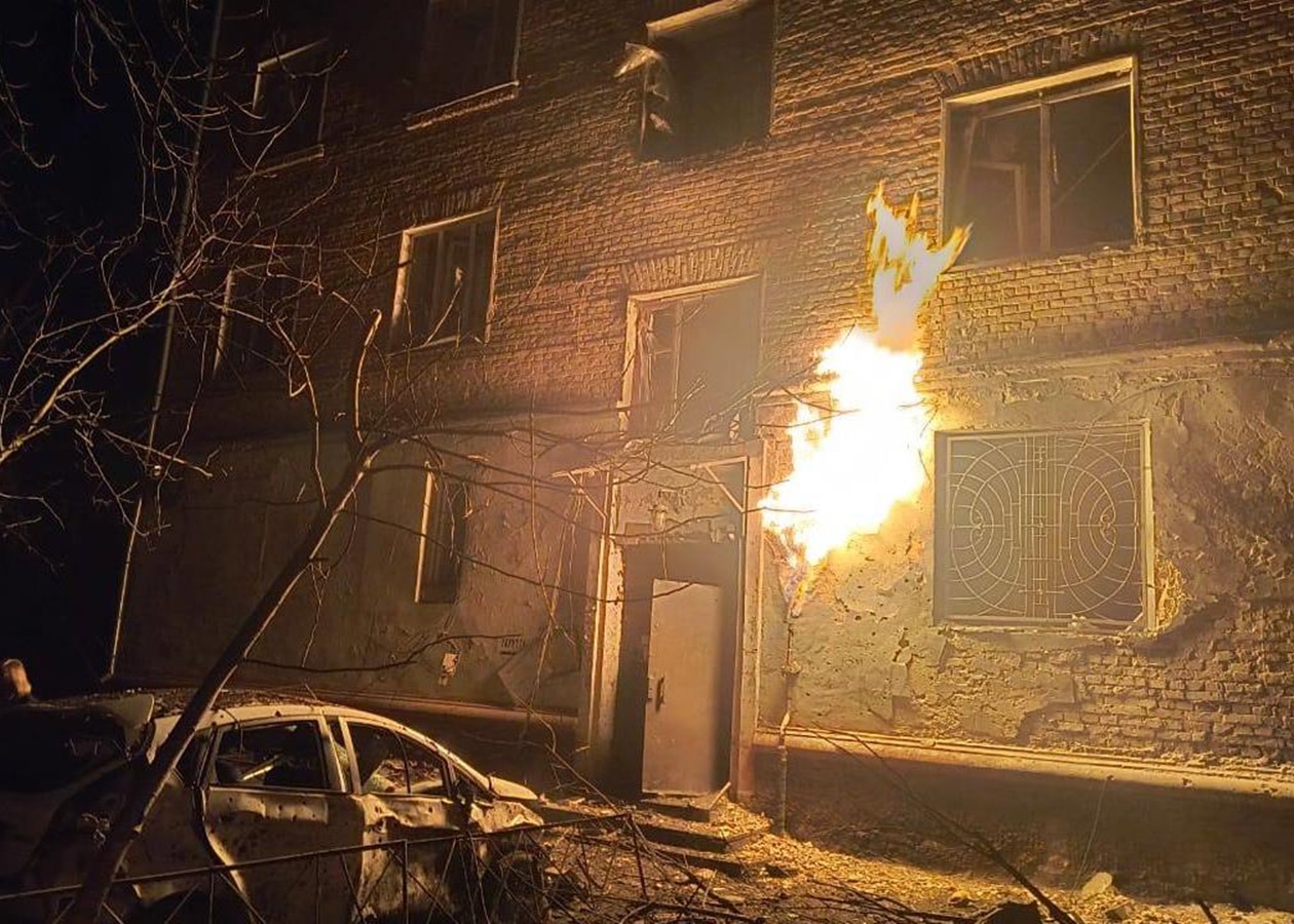 У Чернігові БПЛА вибухнув біля багатоповерхівки