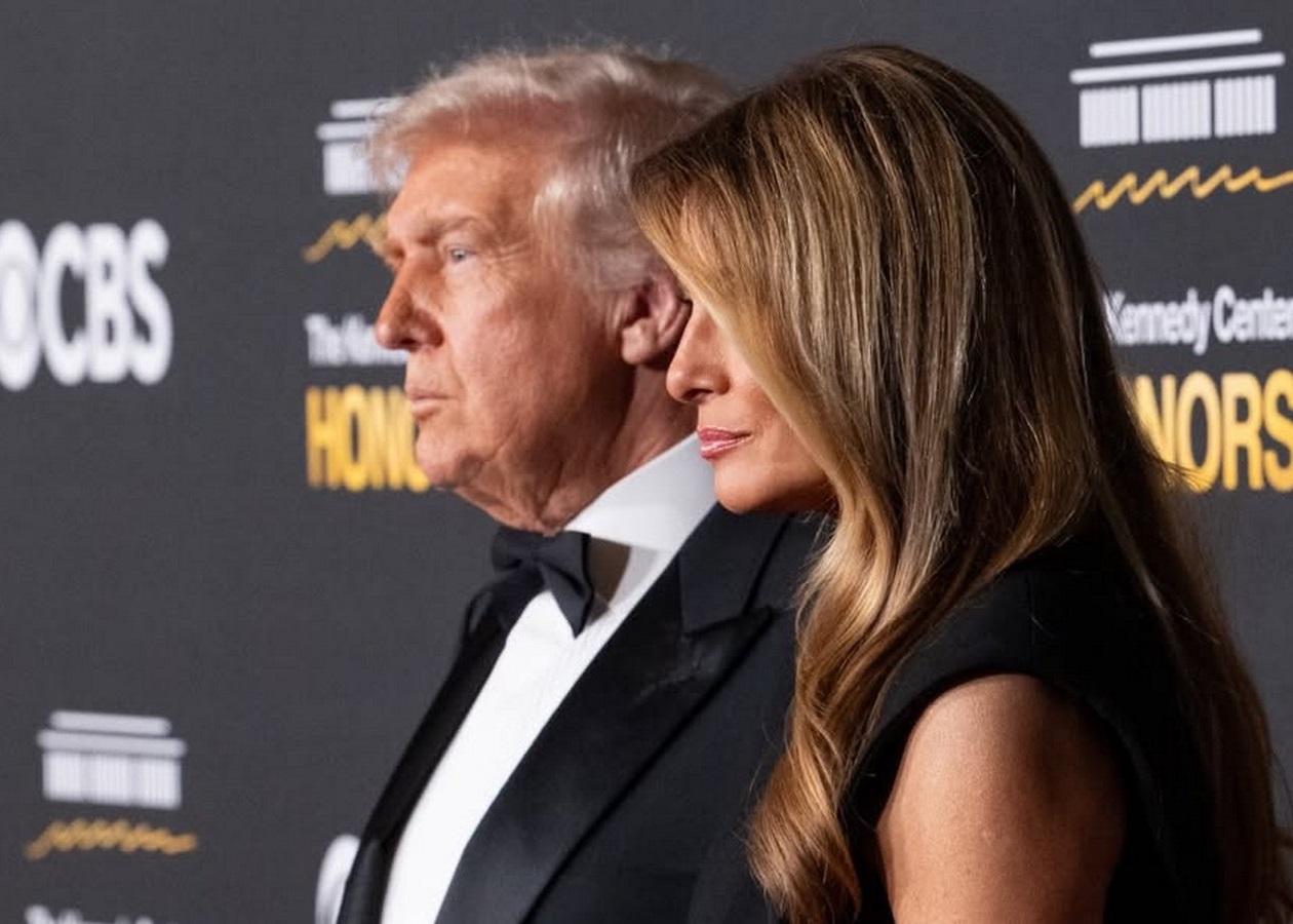 Трампи показали різдвяний портрет