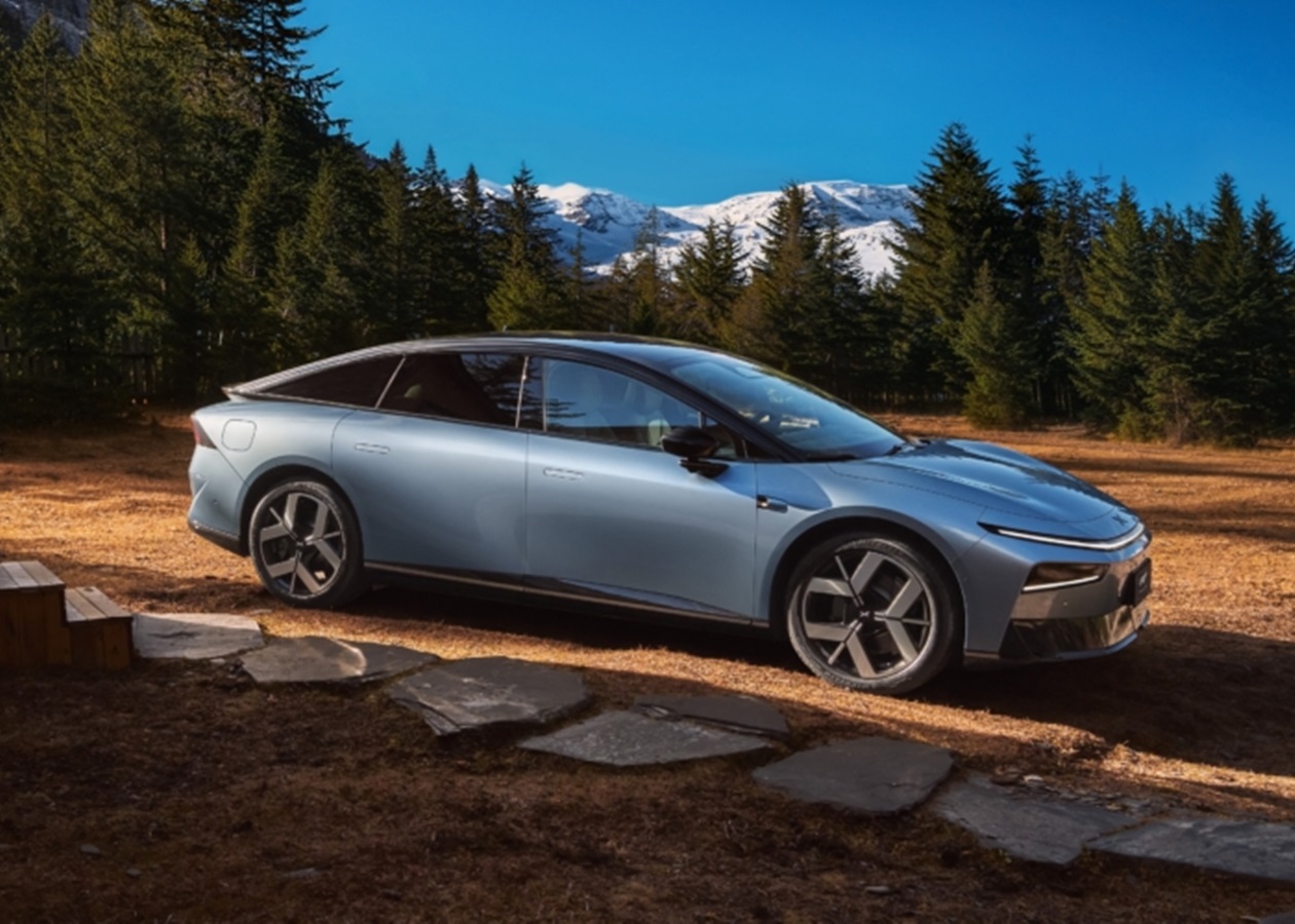 Китайська Xpeng представила глобальну версію cедану P7+ 2026