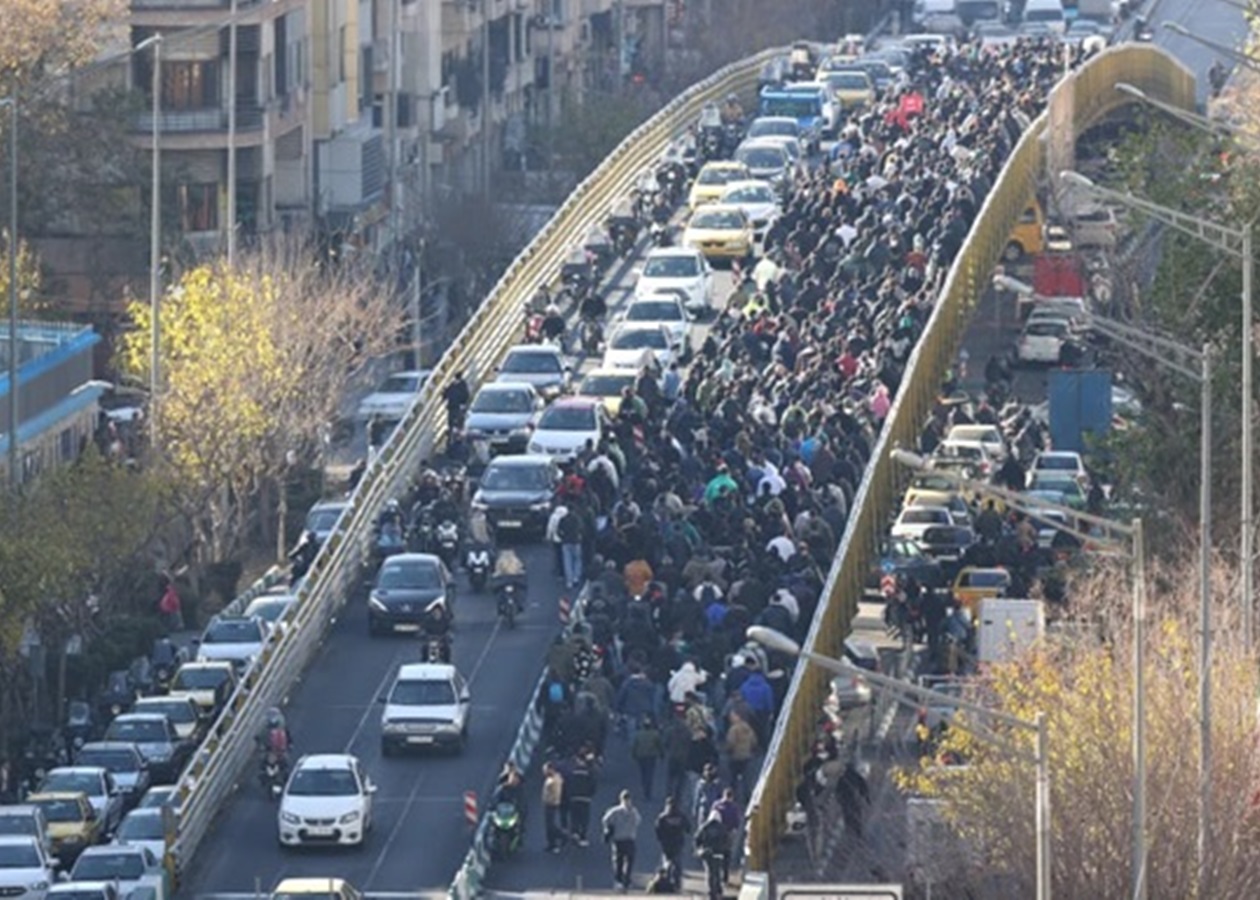 Протести в Ірані: є жертви і поранені