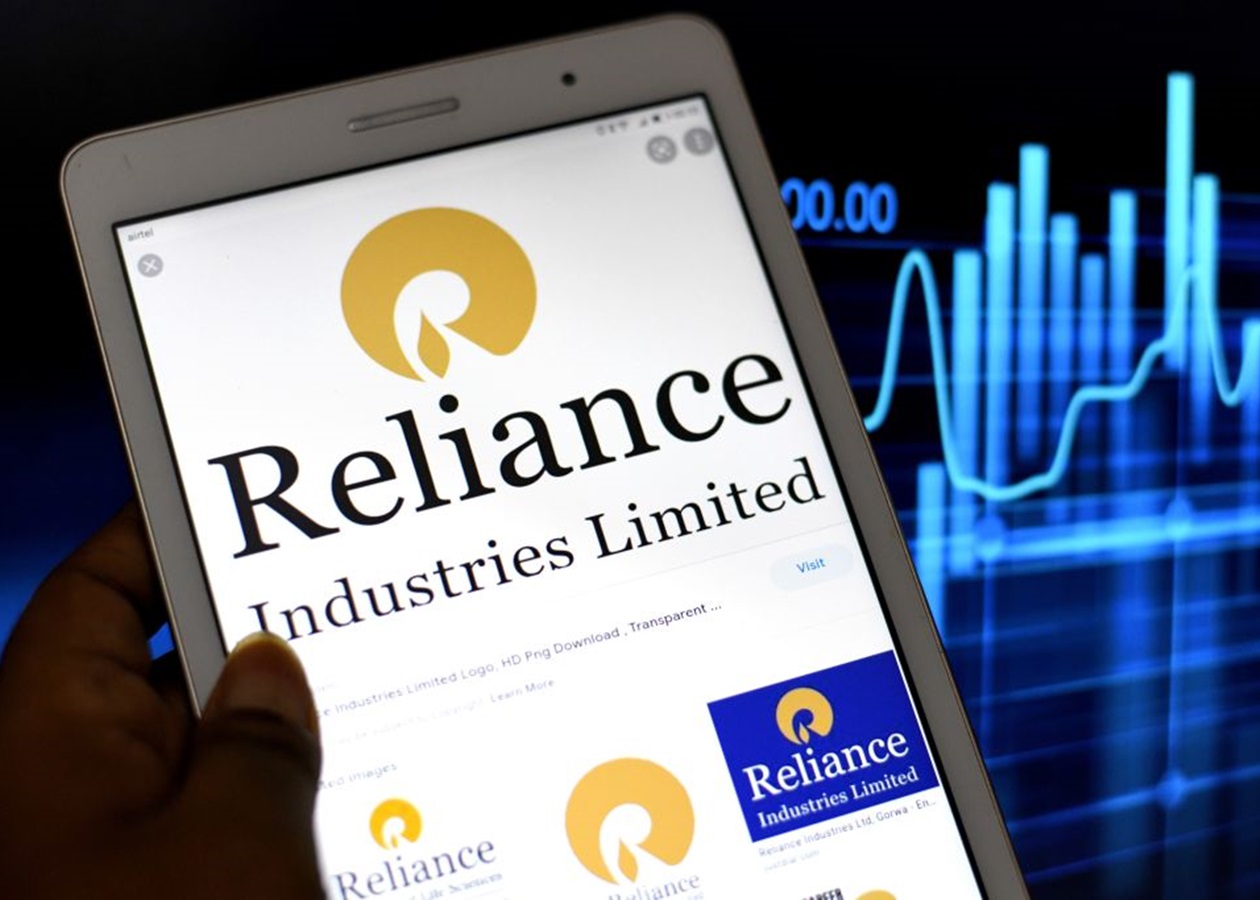 Найбільший НПЗ Індії відновив імпорт нафти з Росії - ЗМІ