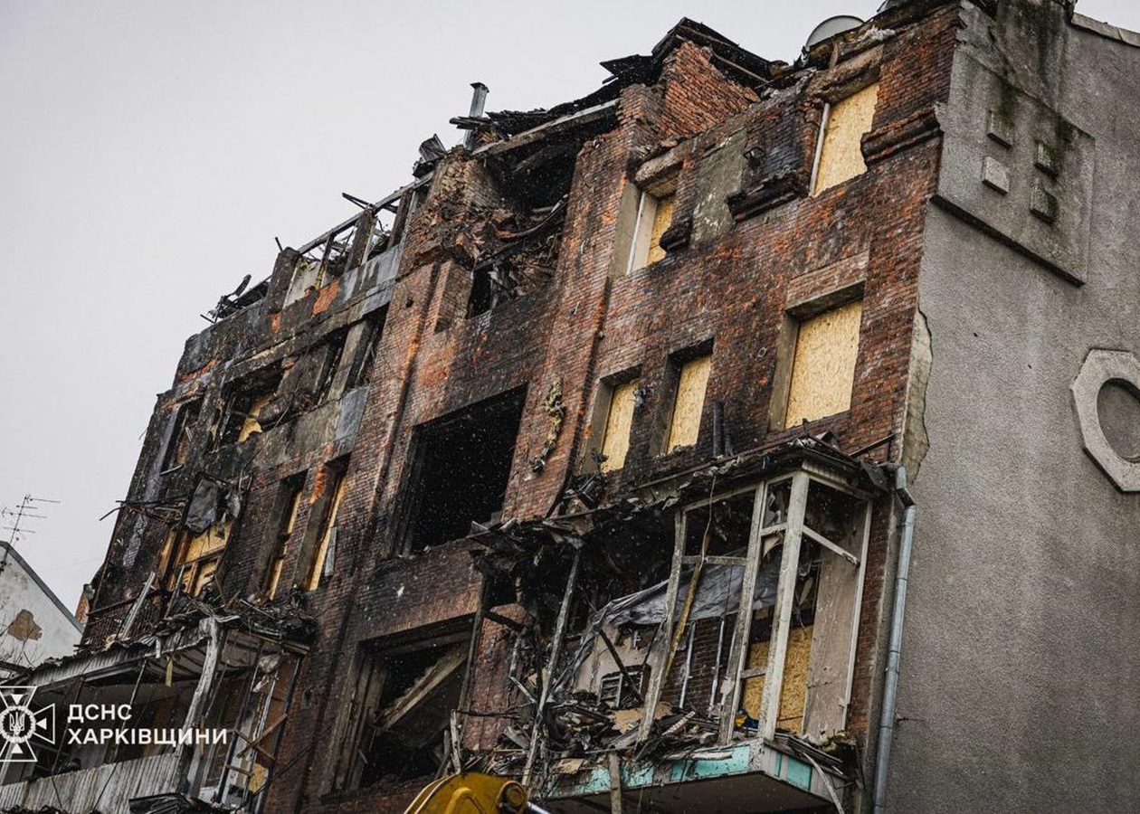 Удар по Харкову: під завалами знайшли п'яту жертву