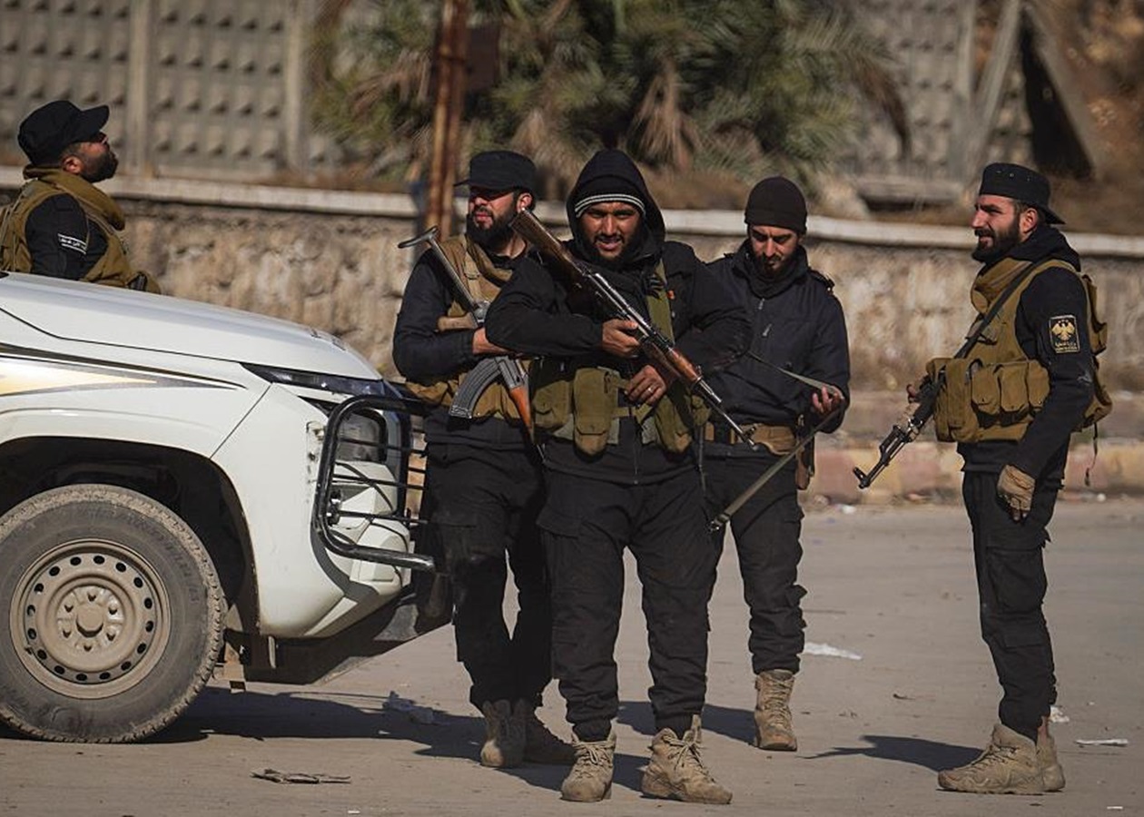 Армія Сирії заявила про встановлення повного контролю над Алеппо