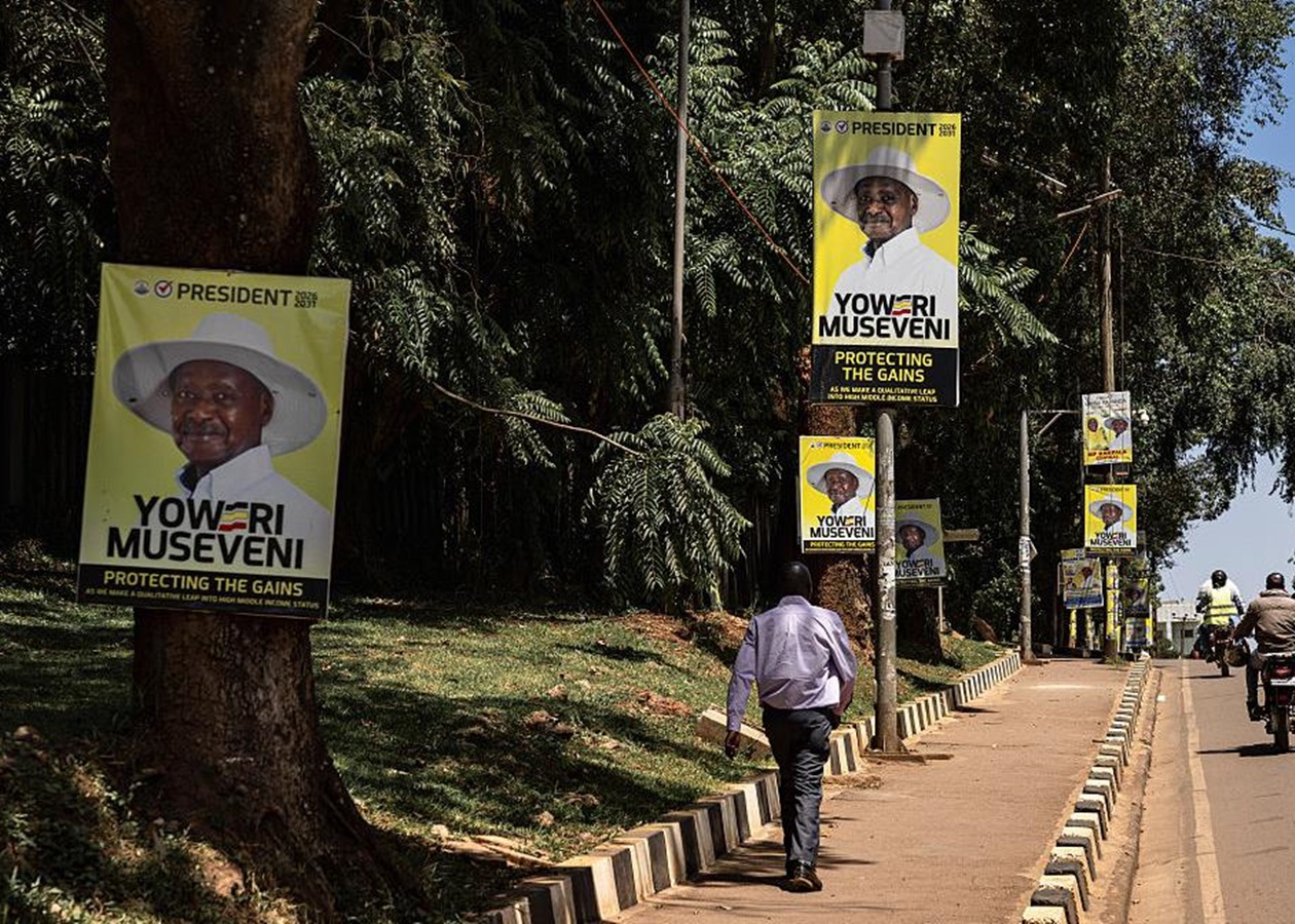 Президент Уганди усьоме переміг на виборах