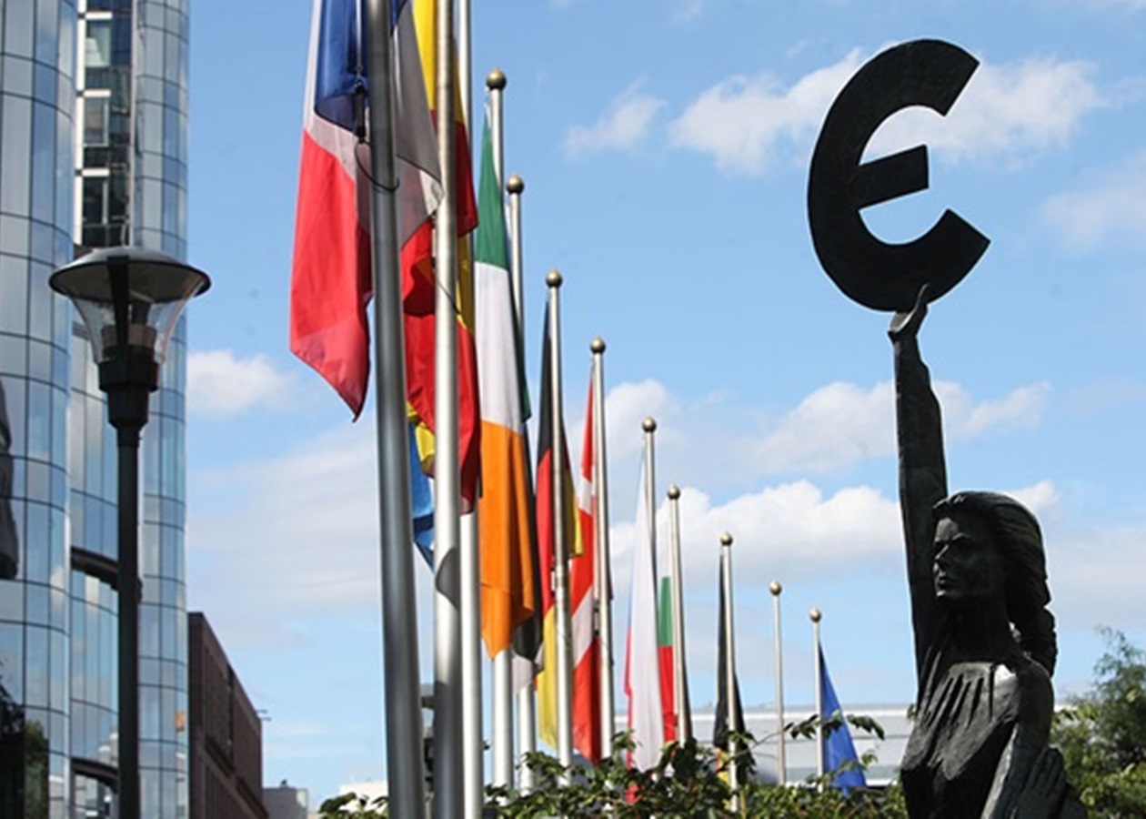 ЄП планує зупинити торговельну угоду зі США - ЗМІ