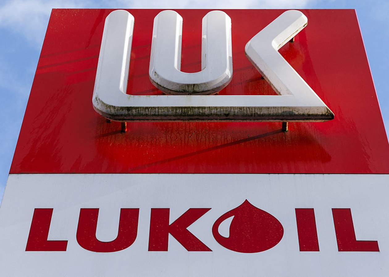Лукойл домовився про продаж міжнародних активів