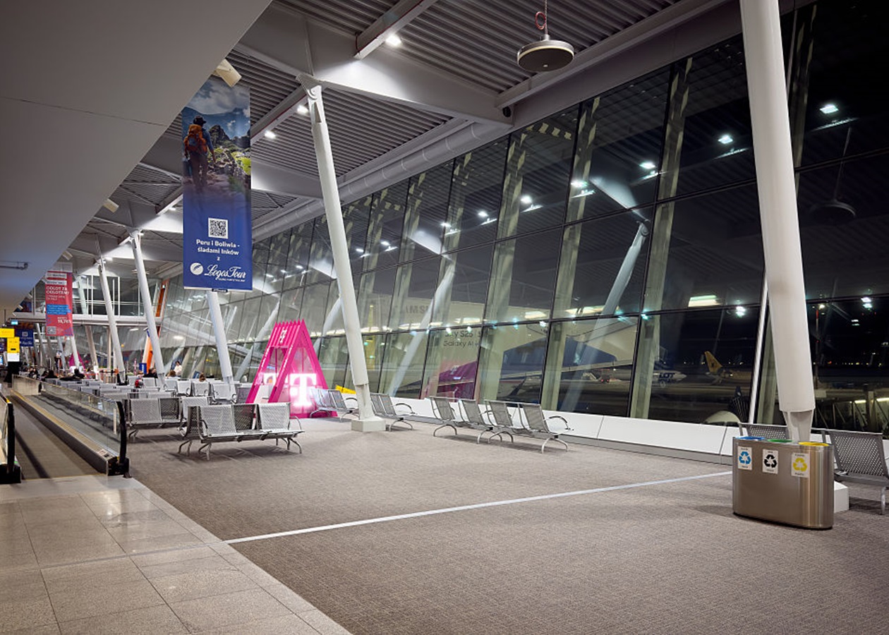 Польща через повітряні кулі з Білорусі закрила повітряний простір