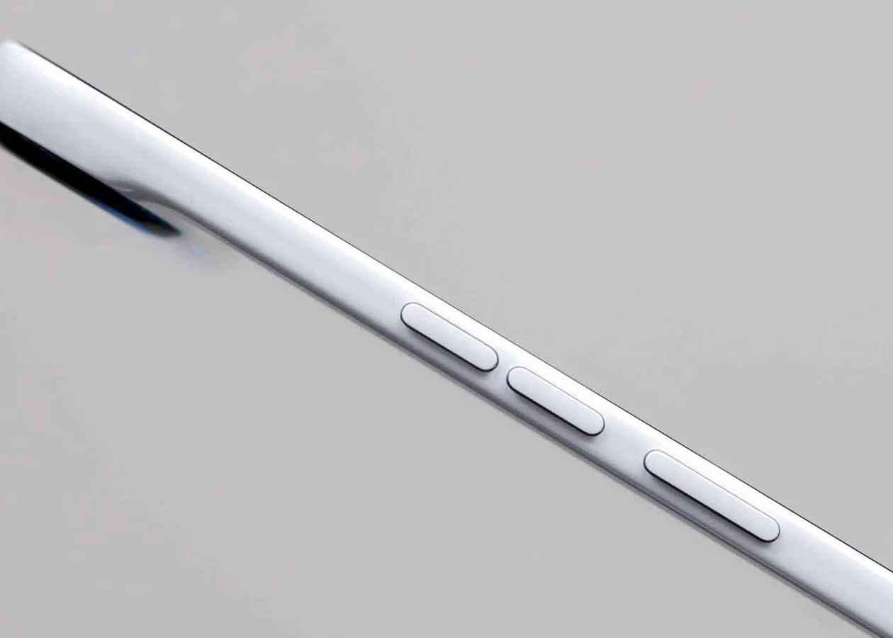 TECNO показала найтонший у світі смартфон