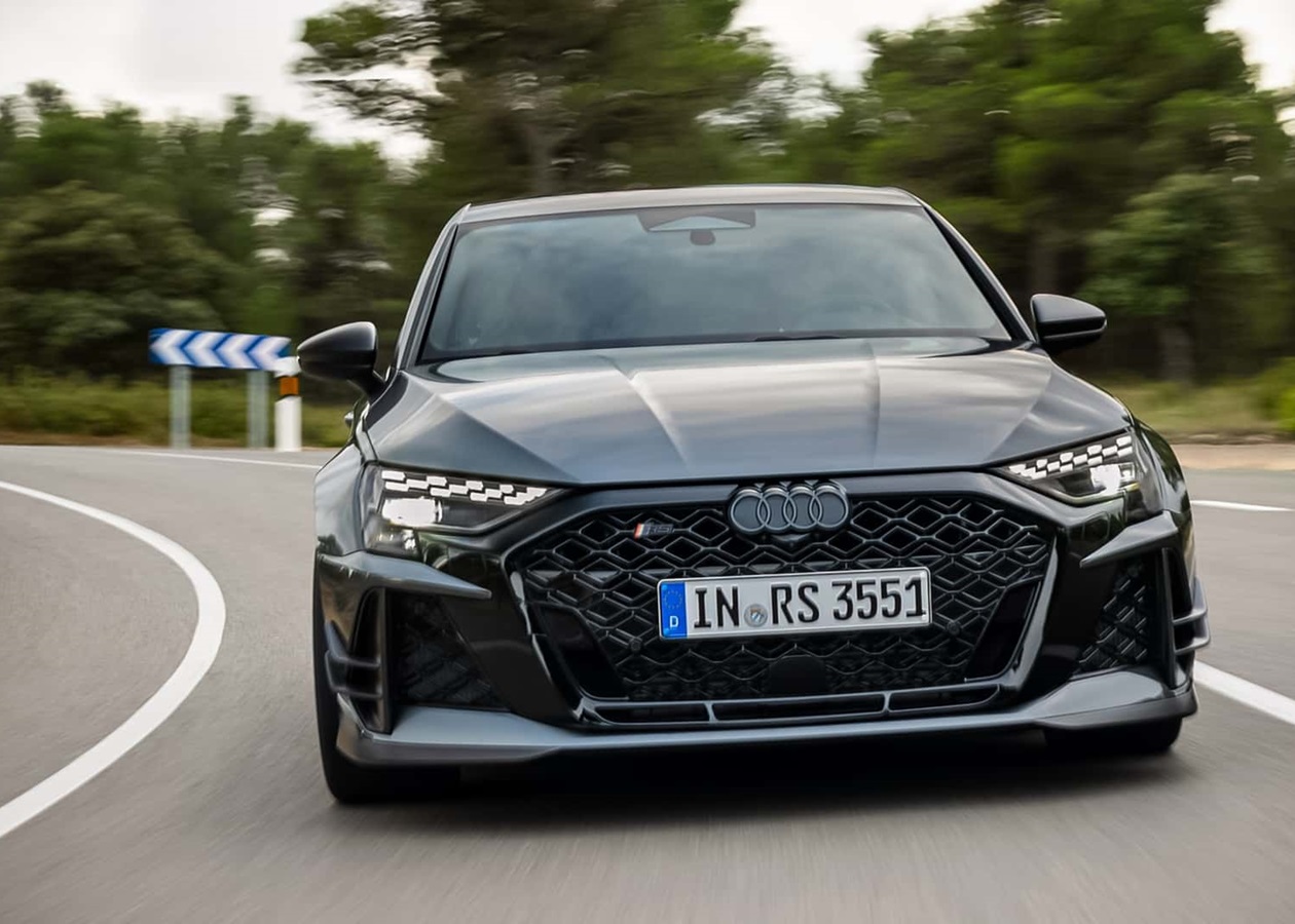 Audi представила лімітований RS3 на ювілей знаменитого двигуна бренду