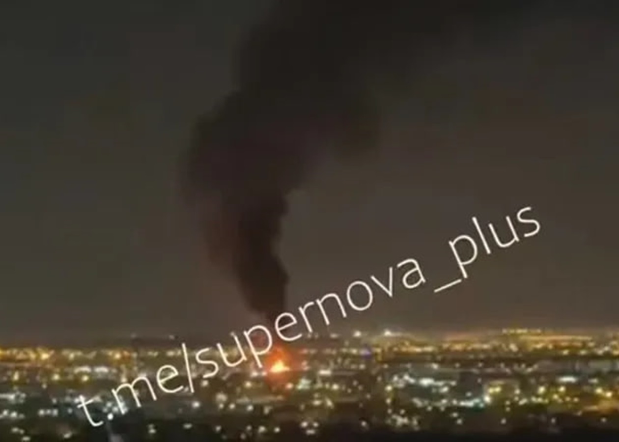 Іран атакував Дубаї: біля аеропорту гасять пожежу