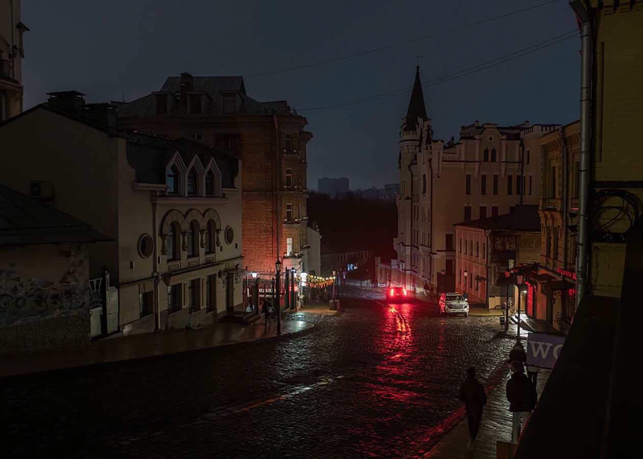 По всій Україні відновили відключення світла