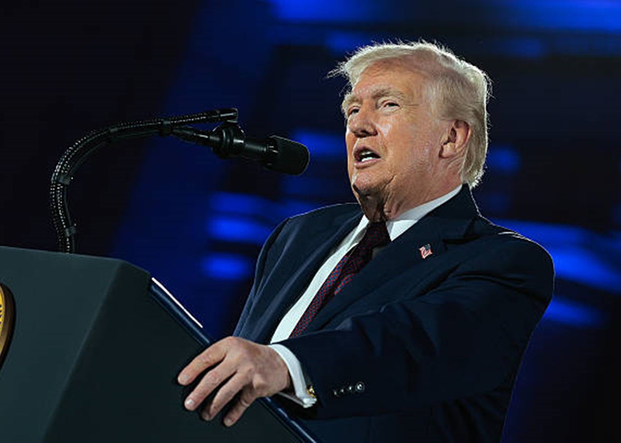 Трамп намірився перейменувати Ормузьку протоку - NYP