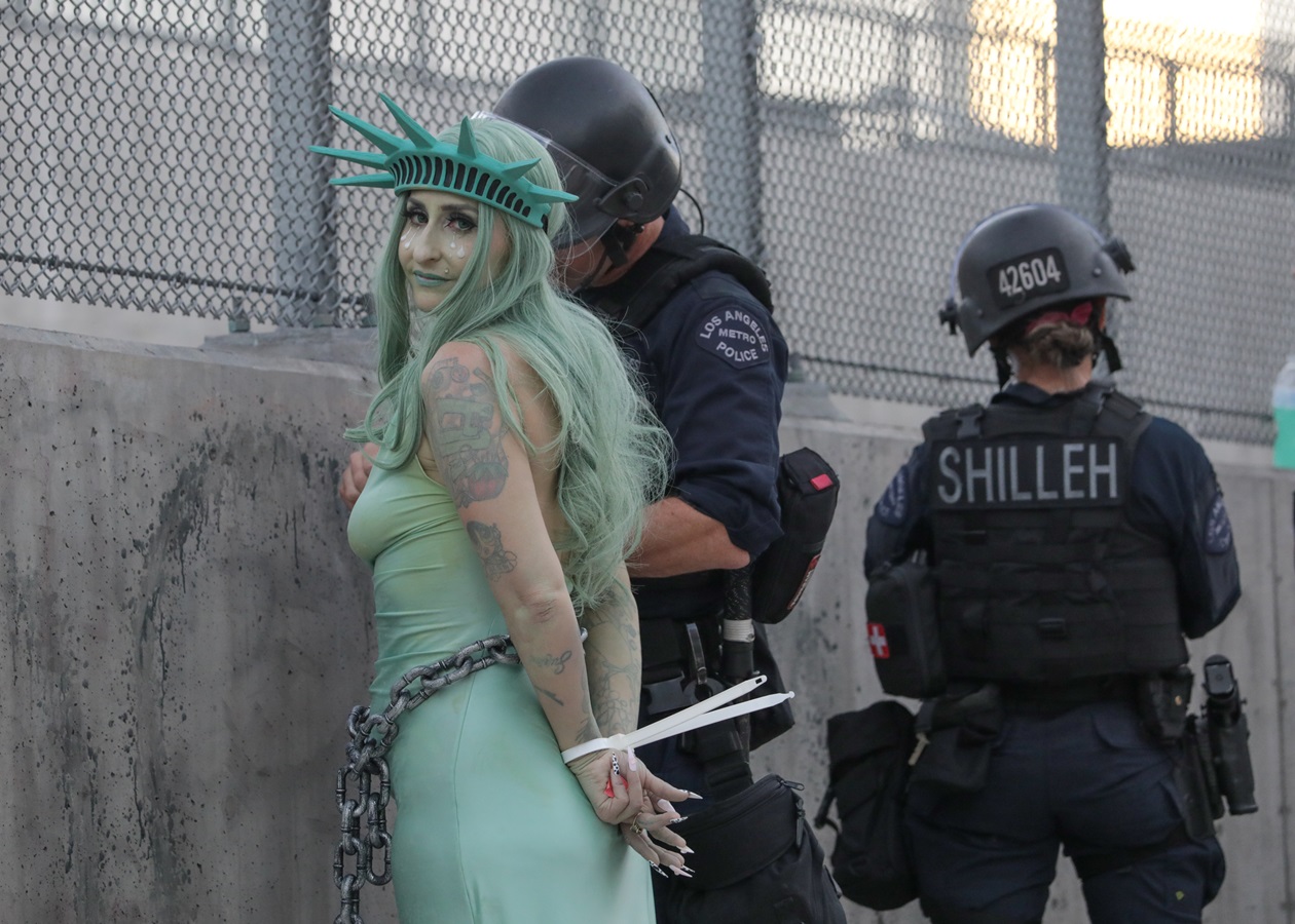 У США арештували 74 учасника протестів проти Трампа