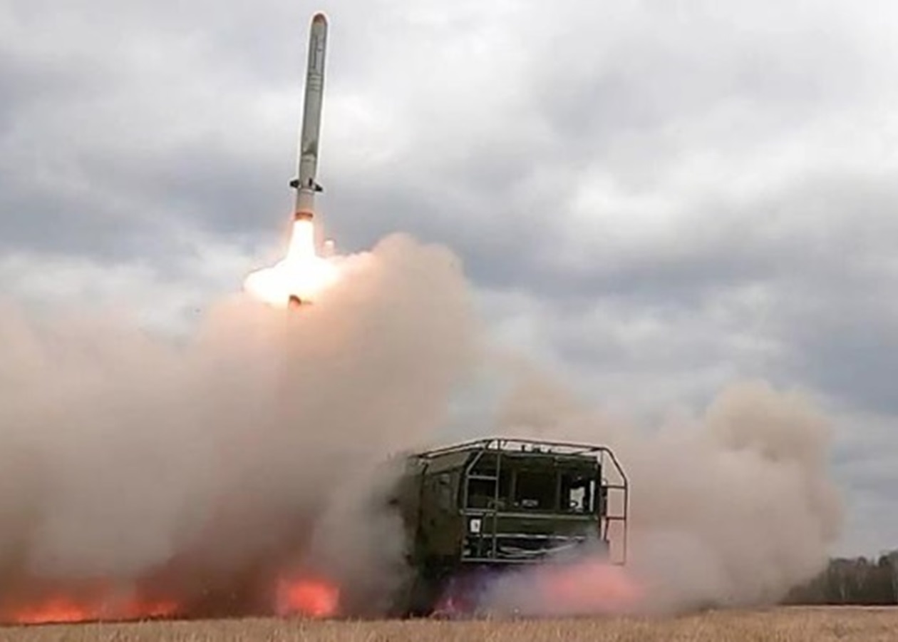 РФ атакувала ракетою та 164 дронами: є влучання