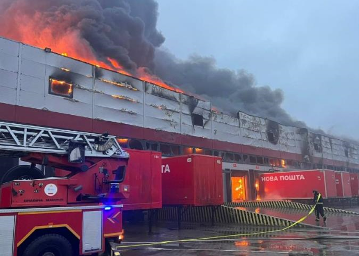 Пожар на складах в Луцке