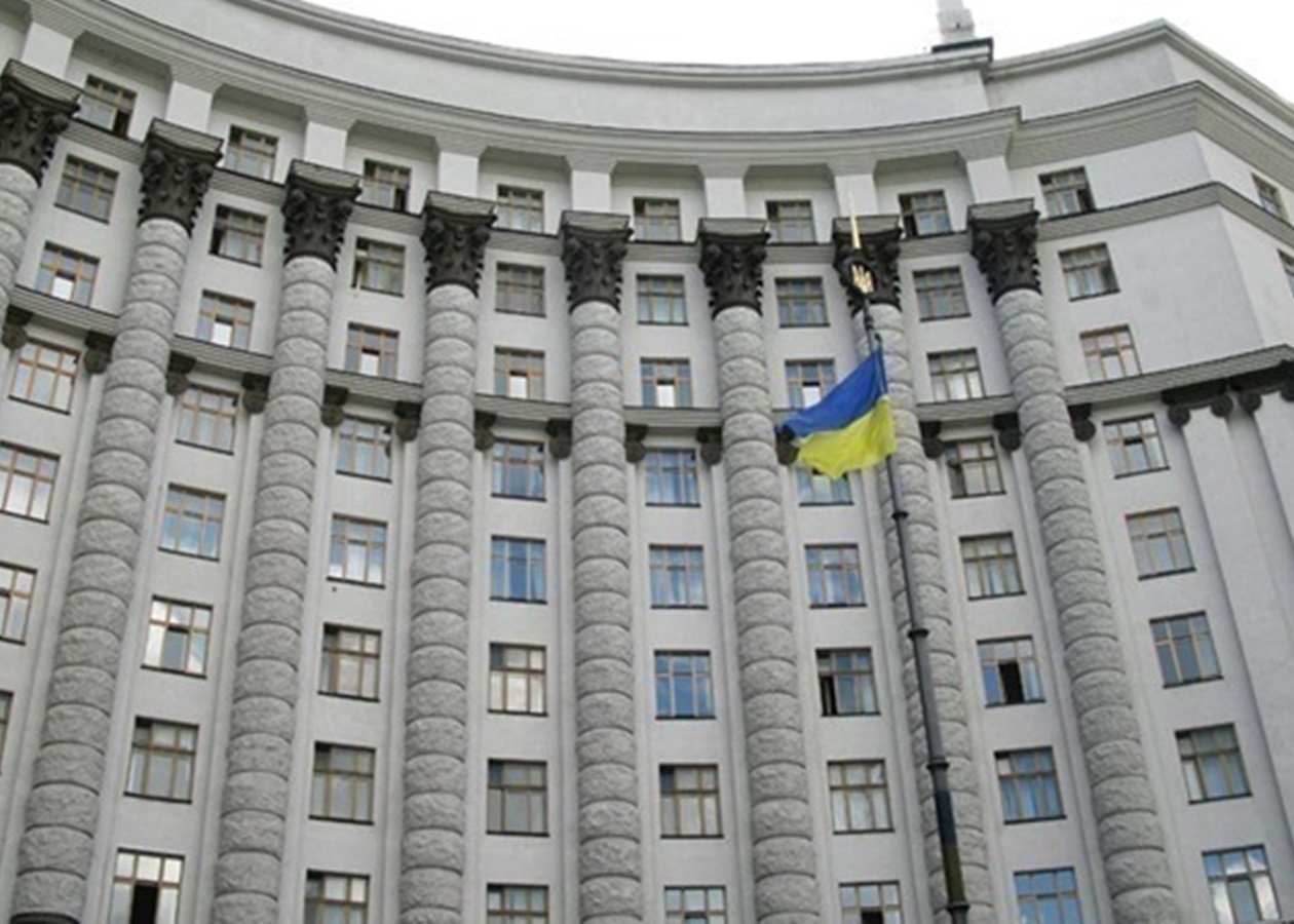 Правительству предлагают новые ограничения участия военных в азартных играх