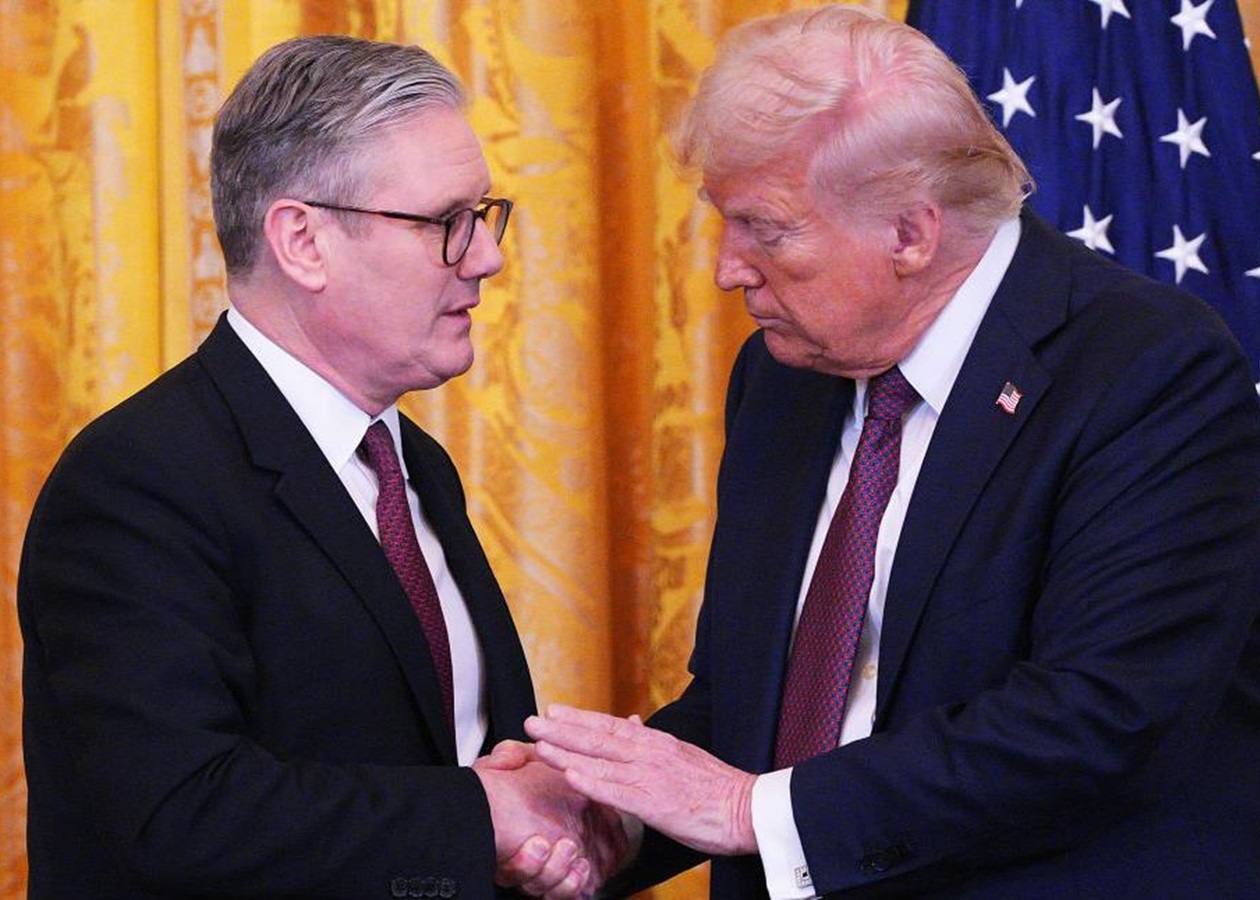 Відкриття Ормузької протоки: Стармер і Трамп обговорили нагальні завдання