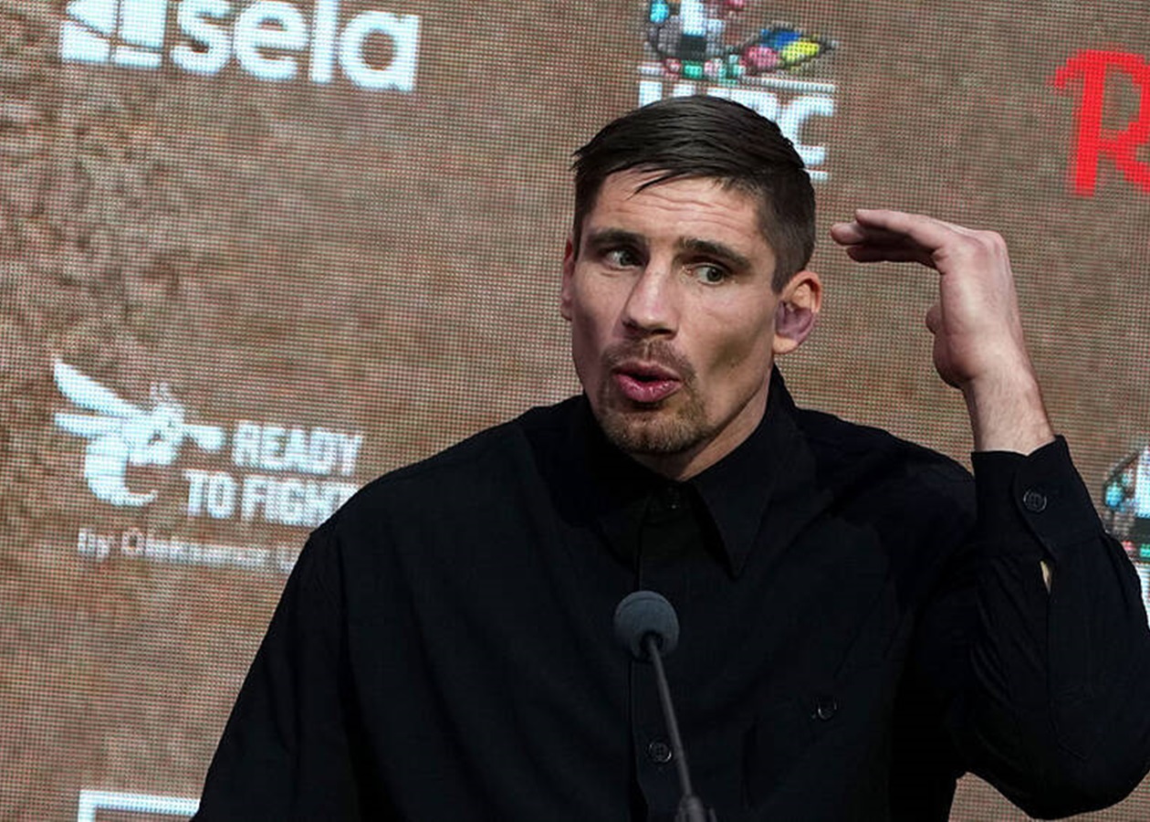 Верхувен пригрозив достроково завершити бій з Усиком