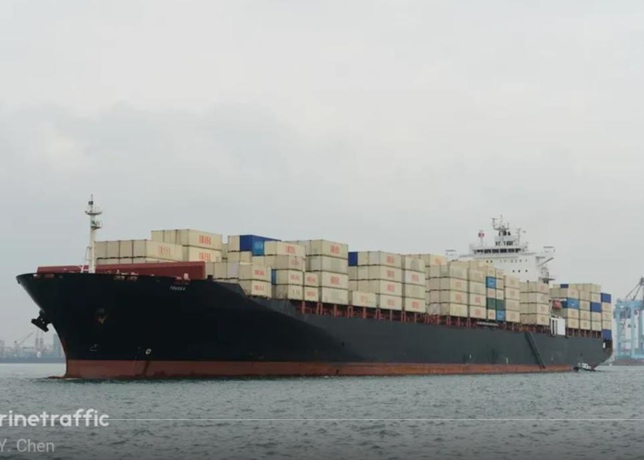 Трамп заявив про заоплення іранського судна в Оманській затоці