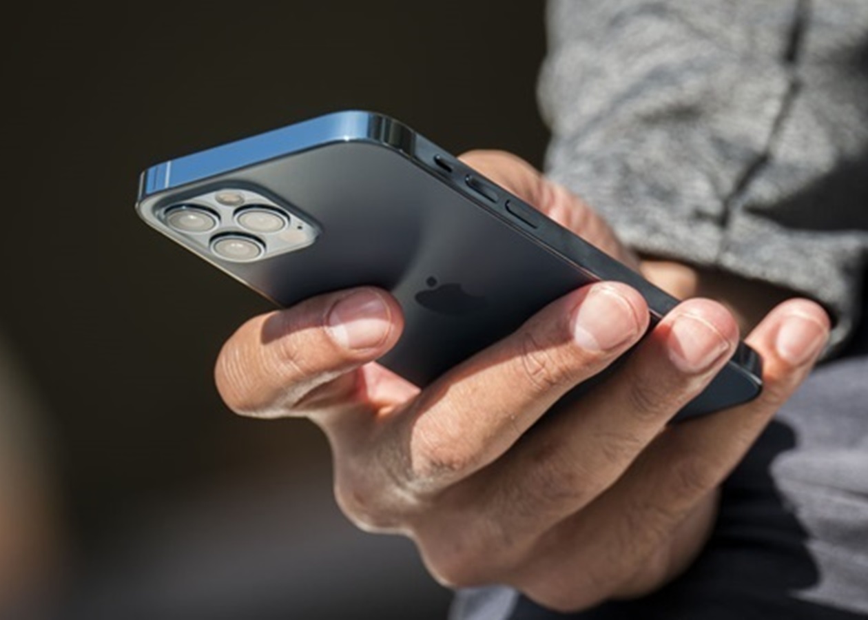 Базовий iPhone 18 отримає застарілий дисплей - ЗМІ