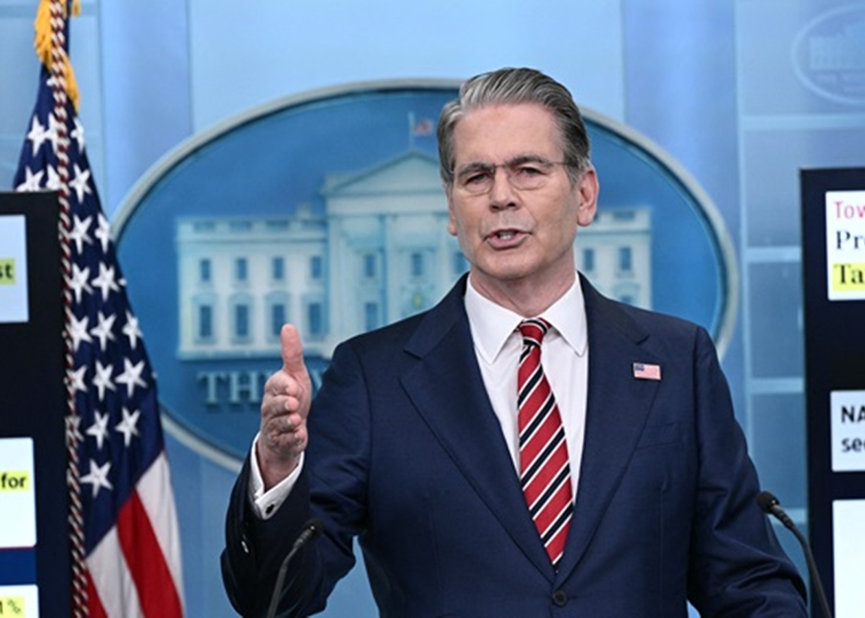 США не продовжать винятки із санкцій проти нафти РФ - Бессент