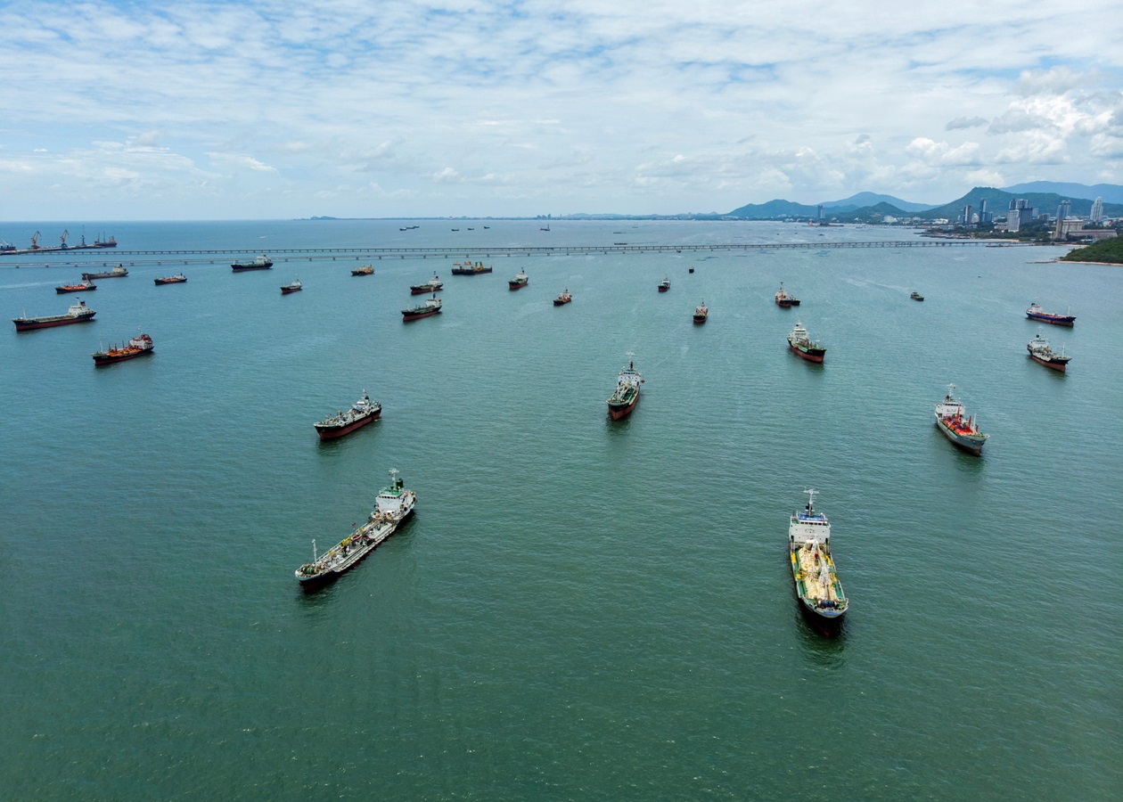 В іранському порту скупчуються нафтові танкери - ЗМІ