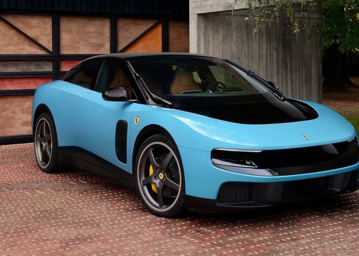 Ferrari представила свій перший електромобіль