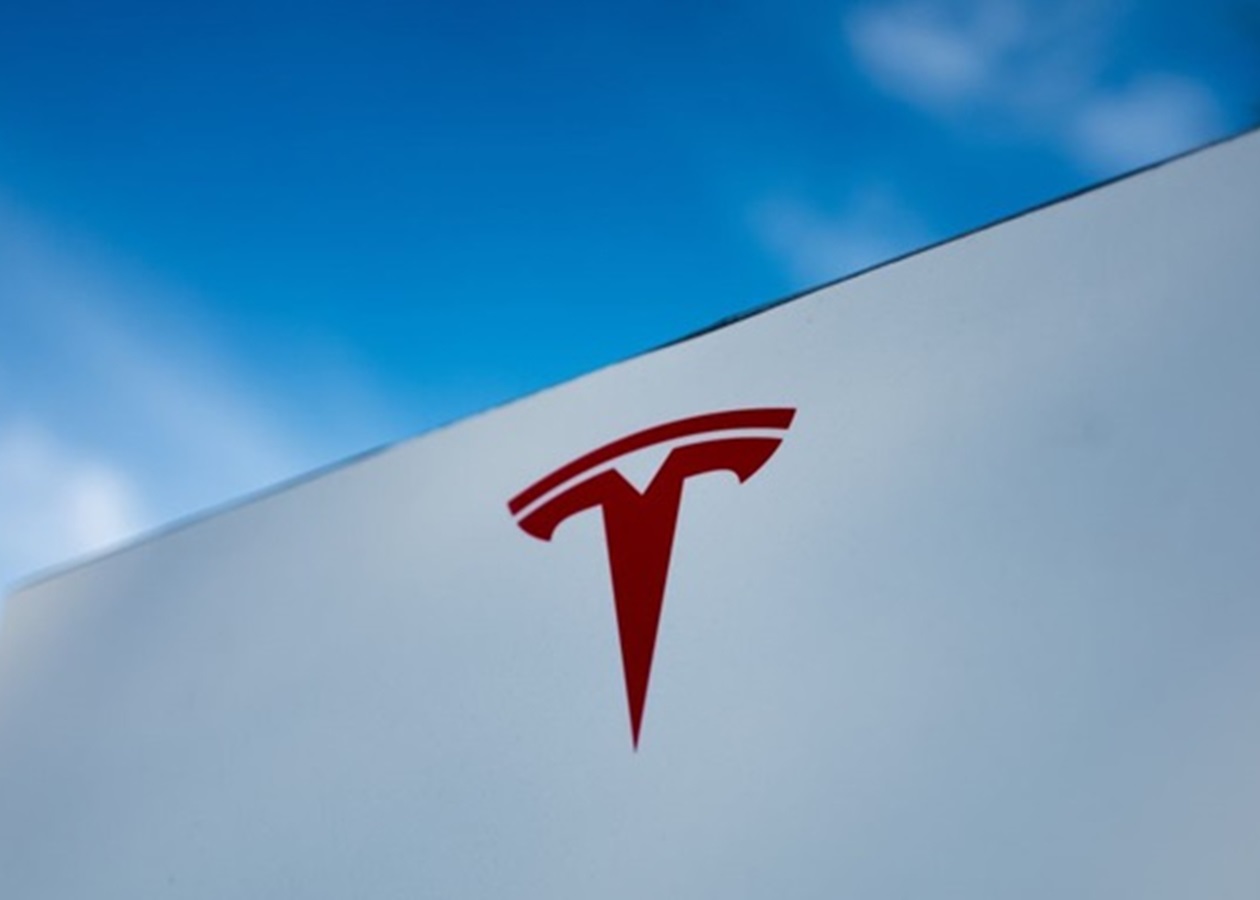 Tesla готується до серійного виробництва Roadster на заводі у Техасі