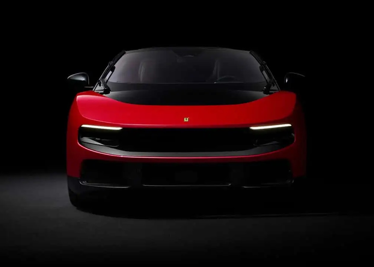 Акції Ferrari різко впали після презентації електромобіля Luce