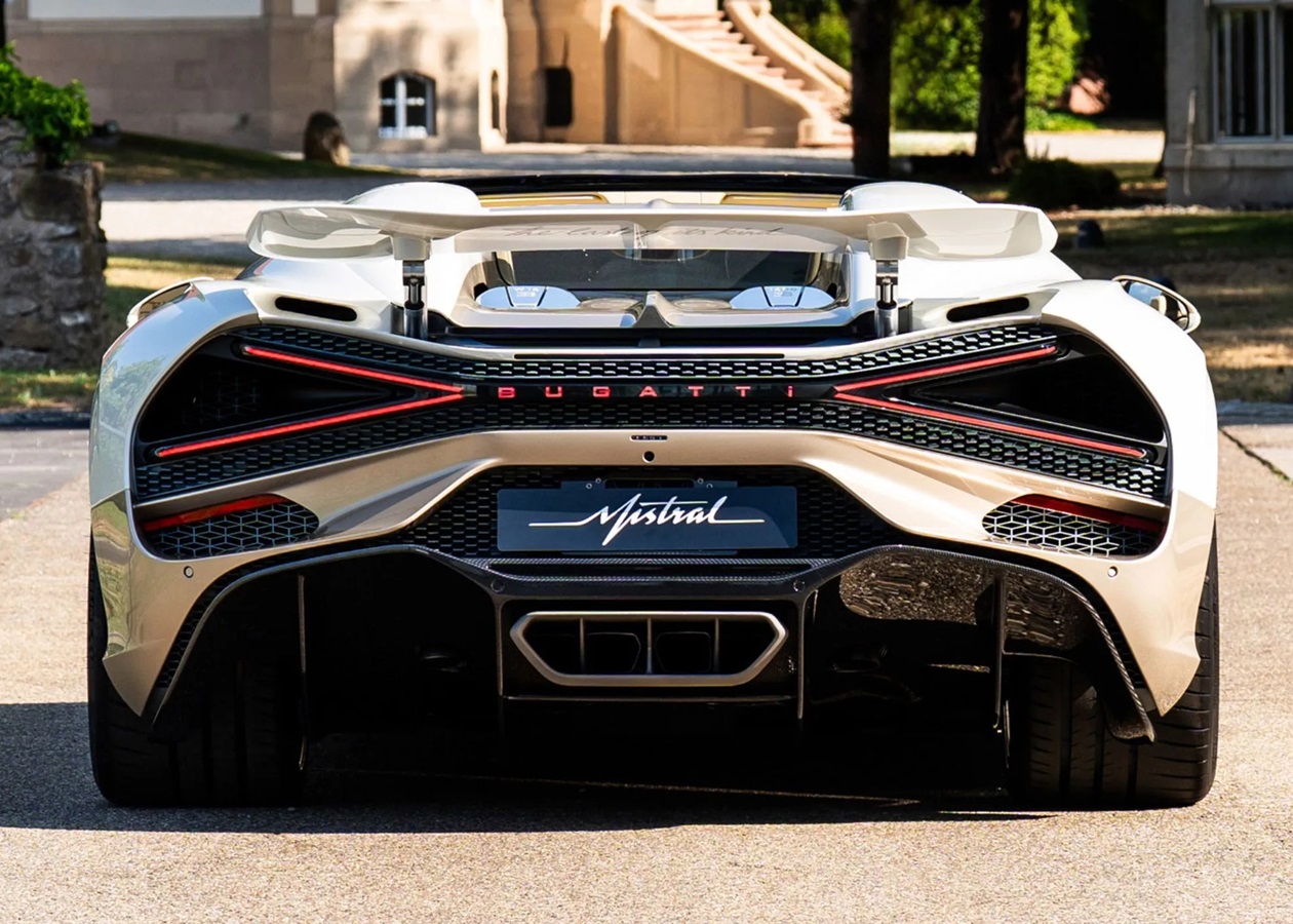 Bugatti випустила останній автомобіль з двигуном W16