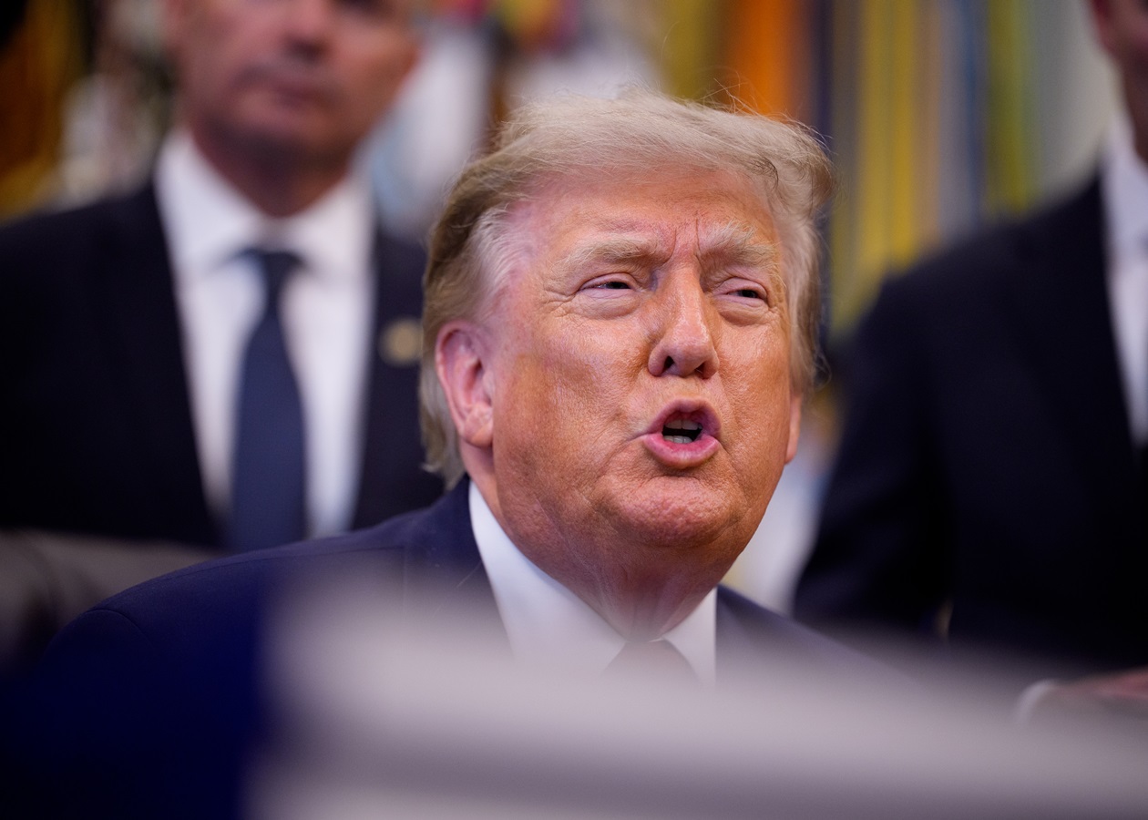 Трамп знайшов новий спосіб заробити: доступ до постів за $100 тисяч