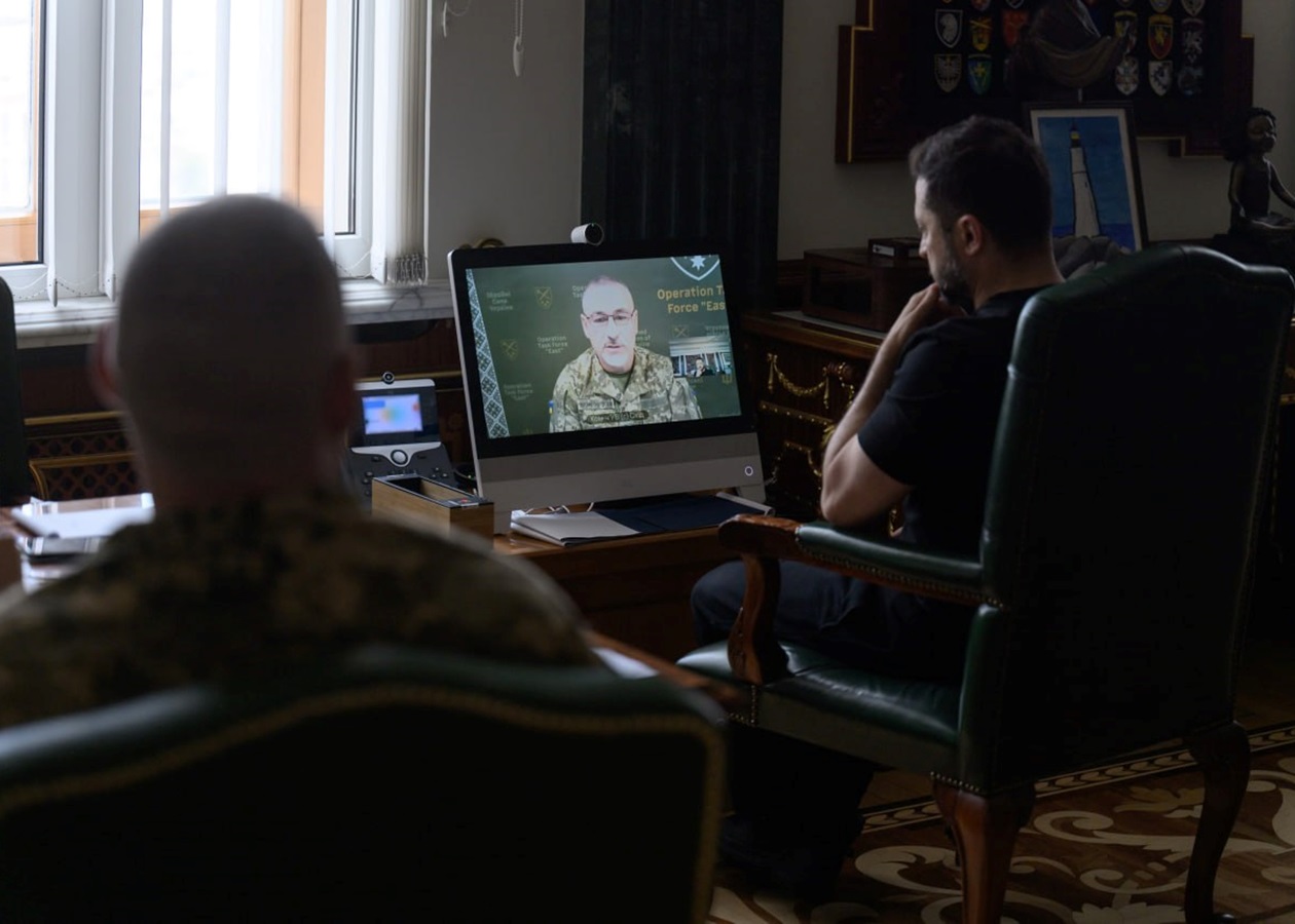 Зеленський готує посилення оборони на сході