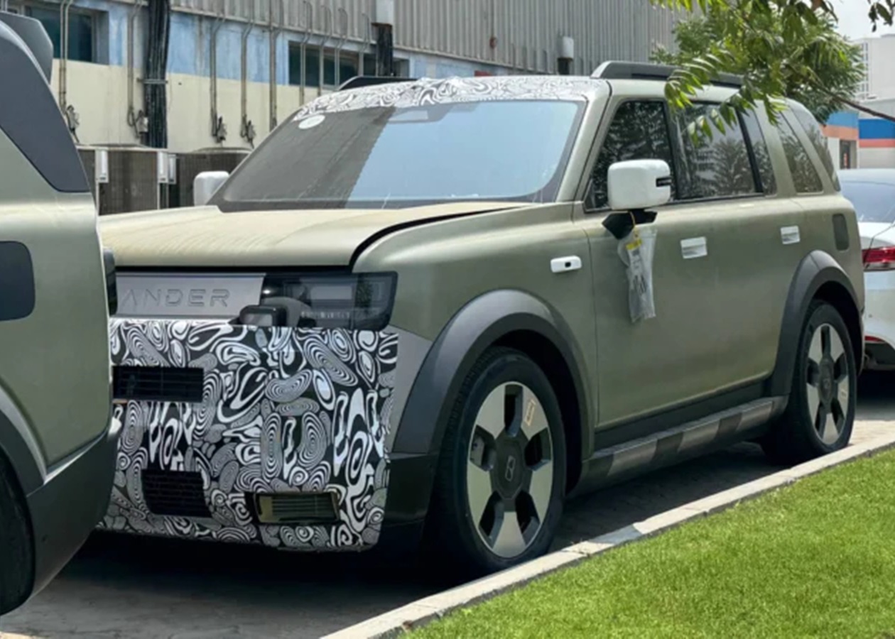 Китайський Freelander 8 помітили на дорожніх випробування в ОАЕ