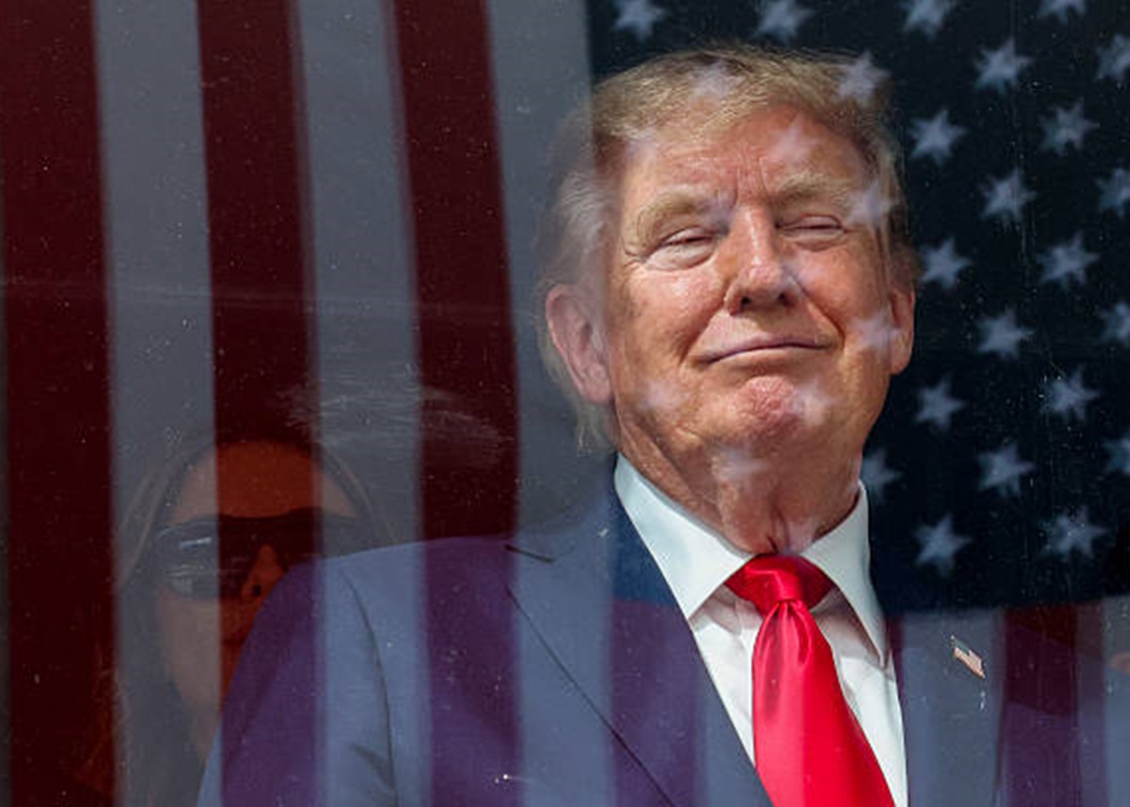 Трамп поставив на паузу візи до США по всьому світу: назвали причину