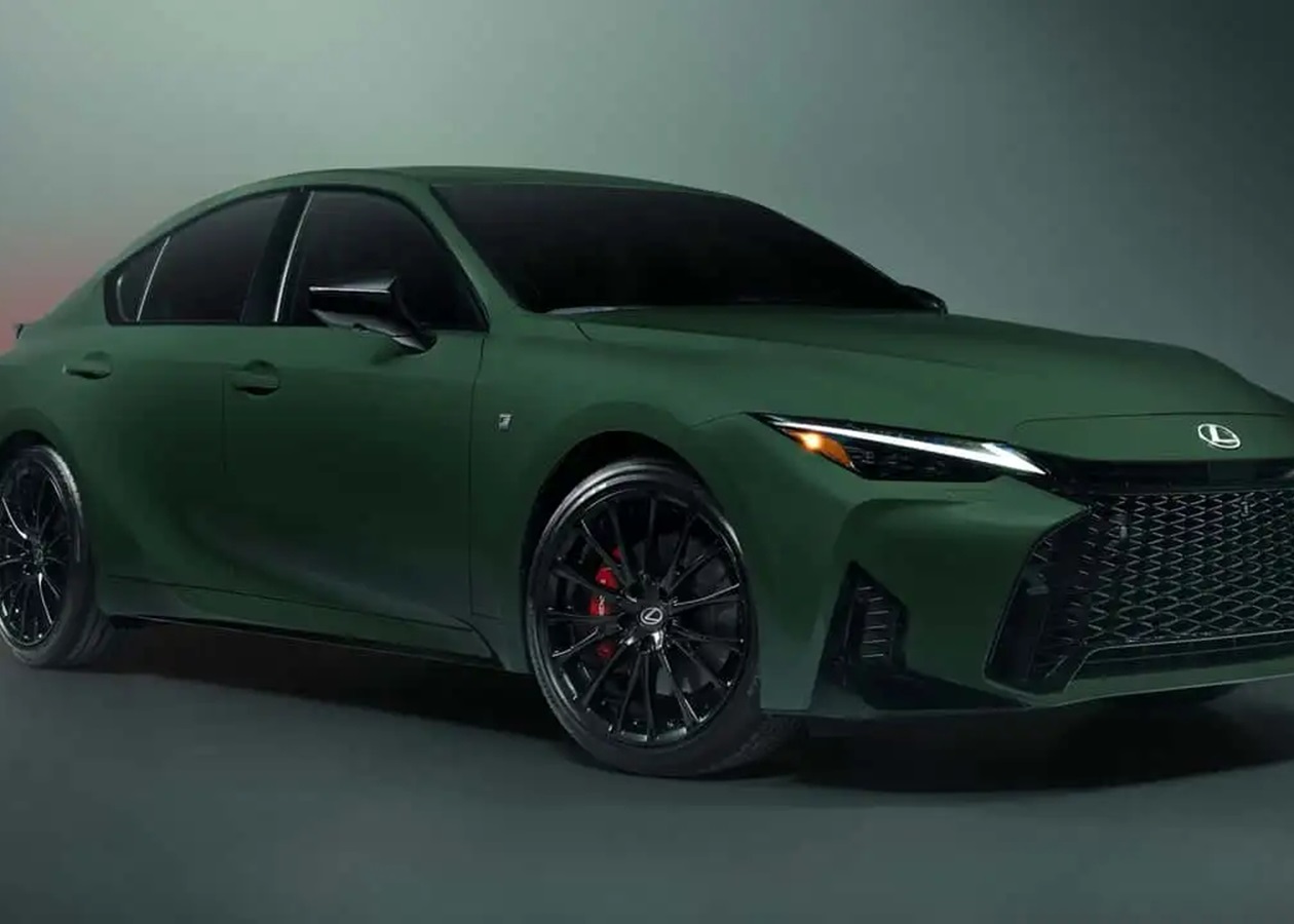 Lexus IS залишиться на ринку ще на рік та отримає лімітовану спецверсію