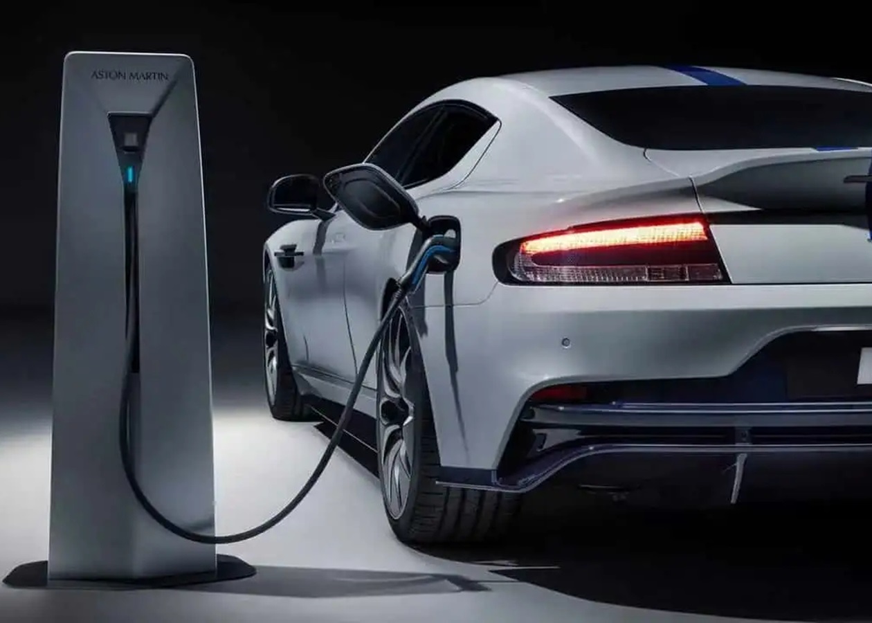 Aston Martin відкладає свій перший електромобіль до щонайменше 2033 року