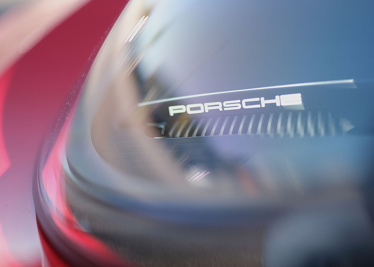 Porsche зосередиться на люксових авто