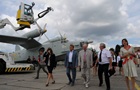 В Киеве открылась выставка аэродромной автотехники